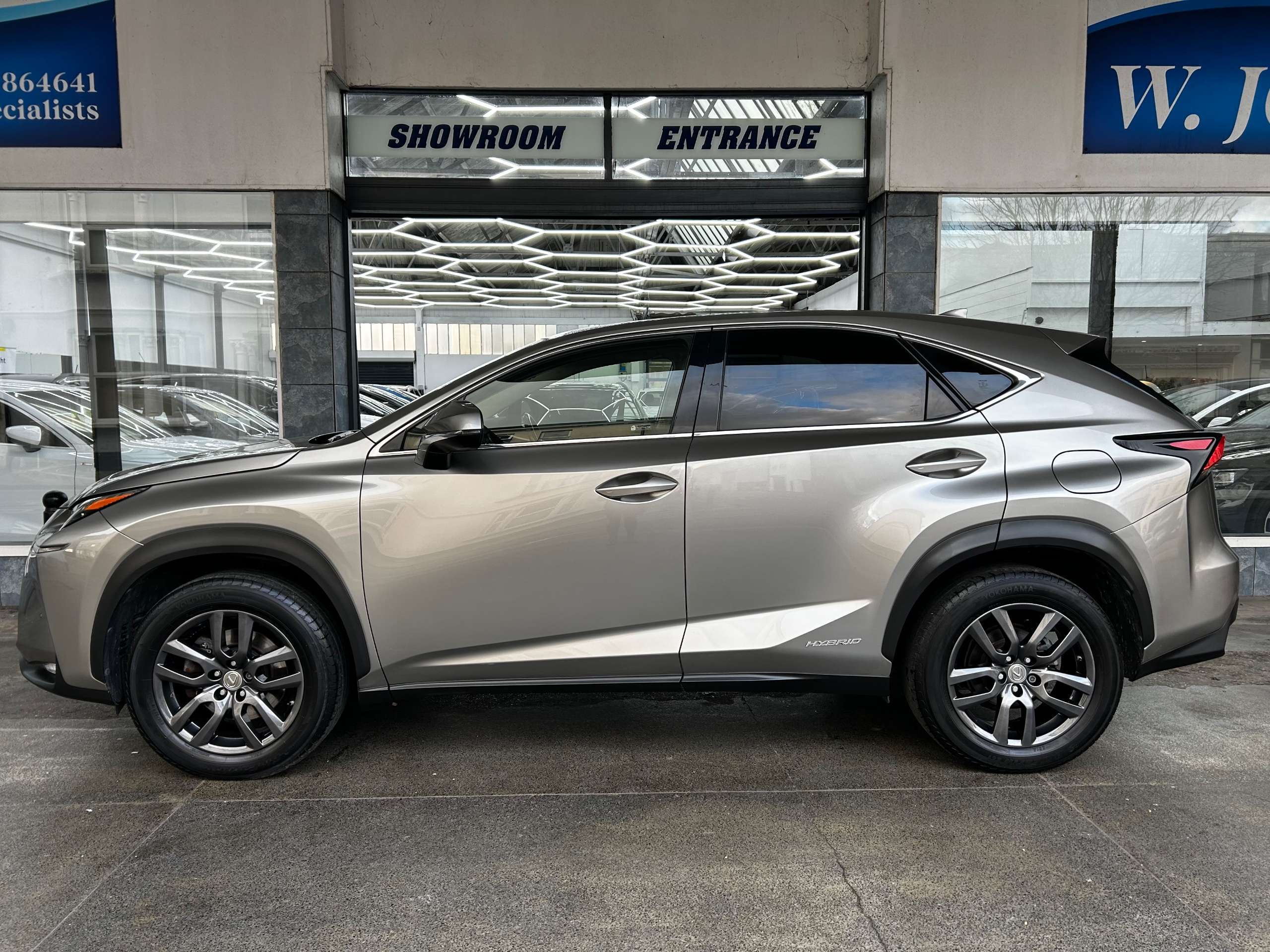 A 2016 LEXUS NX 2.5 300h Luxury SUV Petrol Hybrid E-CVT 4WD Euro 6 (s/s) (197 ps) 5dr A 2016 LEXUS NX 2.5 300h Luxury SUV Petrol Hybrid E-CVT 4WD Euro 6 (s/s) (197 ps) 5dr