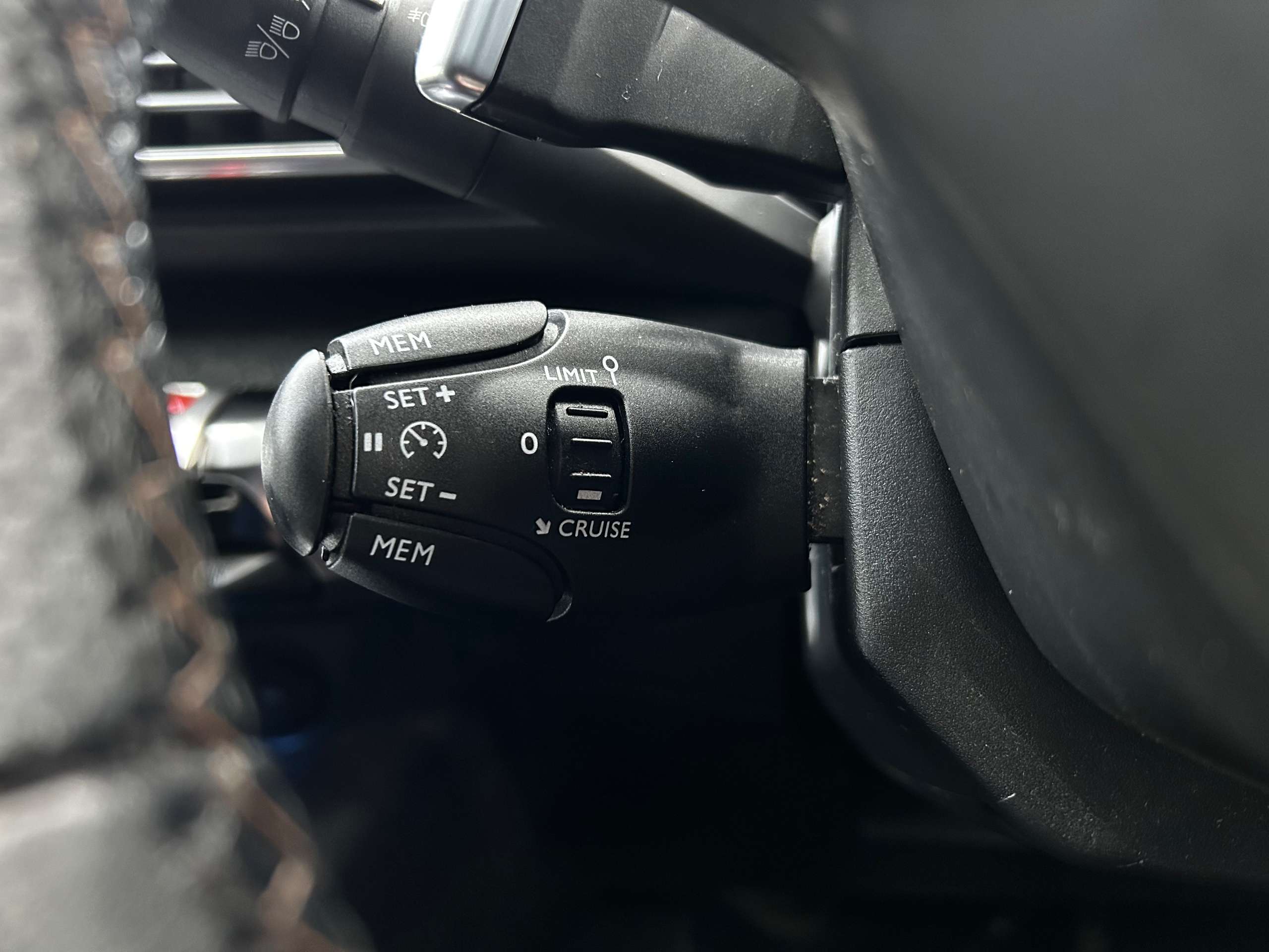 2020 PEUGEOT 3008 2020 PEUGEOT 3008