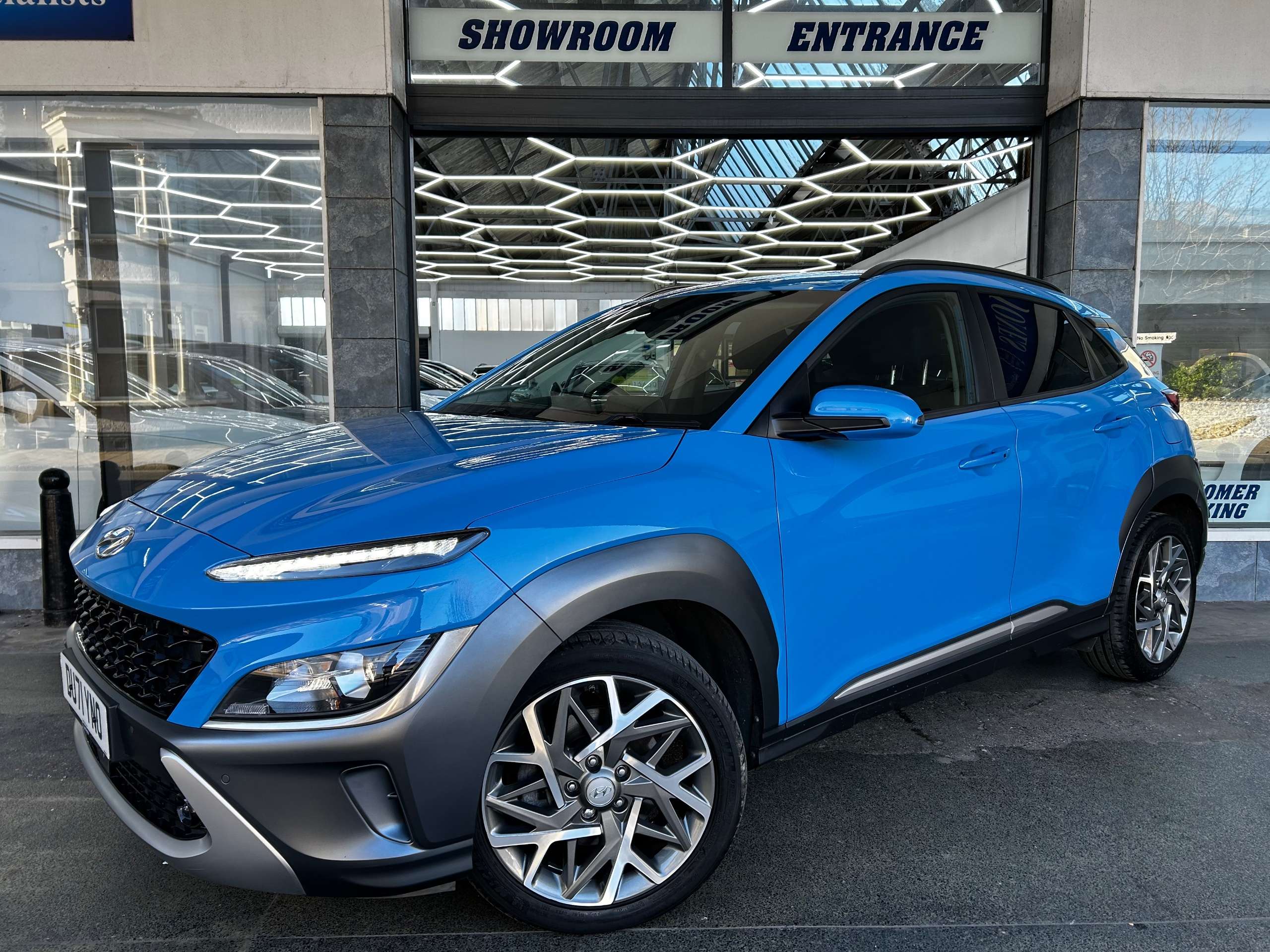 A 2021 HYUNDAI KONA 1.6 h-GDi Premium SUV Petrol Hybrid DCT Euro 6 (s/s) (141 ps) 5dr A 2021 HYUNDAI KONA 1.6 h-GDi Premium SUV Petrol Hybrid DCT Euro 6 (s/s) (141 ps) 5dr