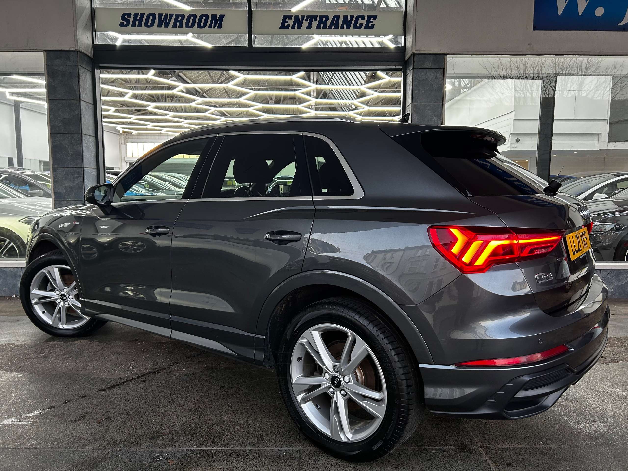 2021 AUDI Q3 2021 AUDI Q3