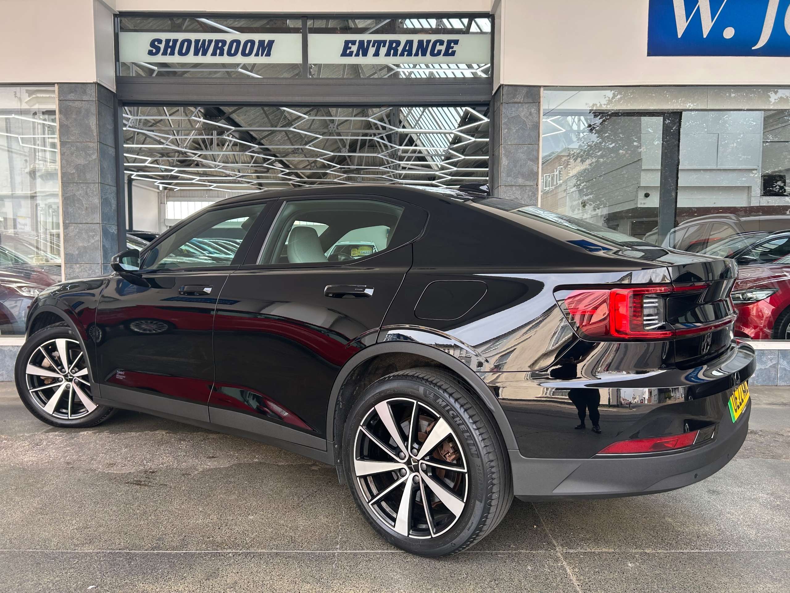 A 2022 POLESTAR POLESTAR 2 Single Motor 69kWh Standard Range Fastback Electric Auto FWD (231 ps) 5dr A 2022 POLESTAR POLESTAR 2 Single Motor 69kWh Standard Range Fastback Electric Auto FWD (231 ps) 5dr