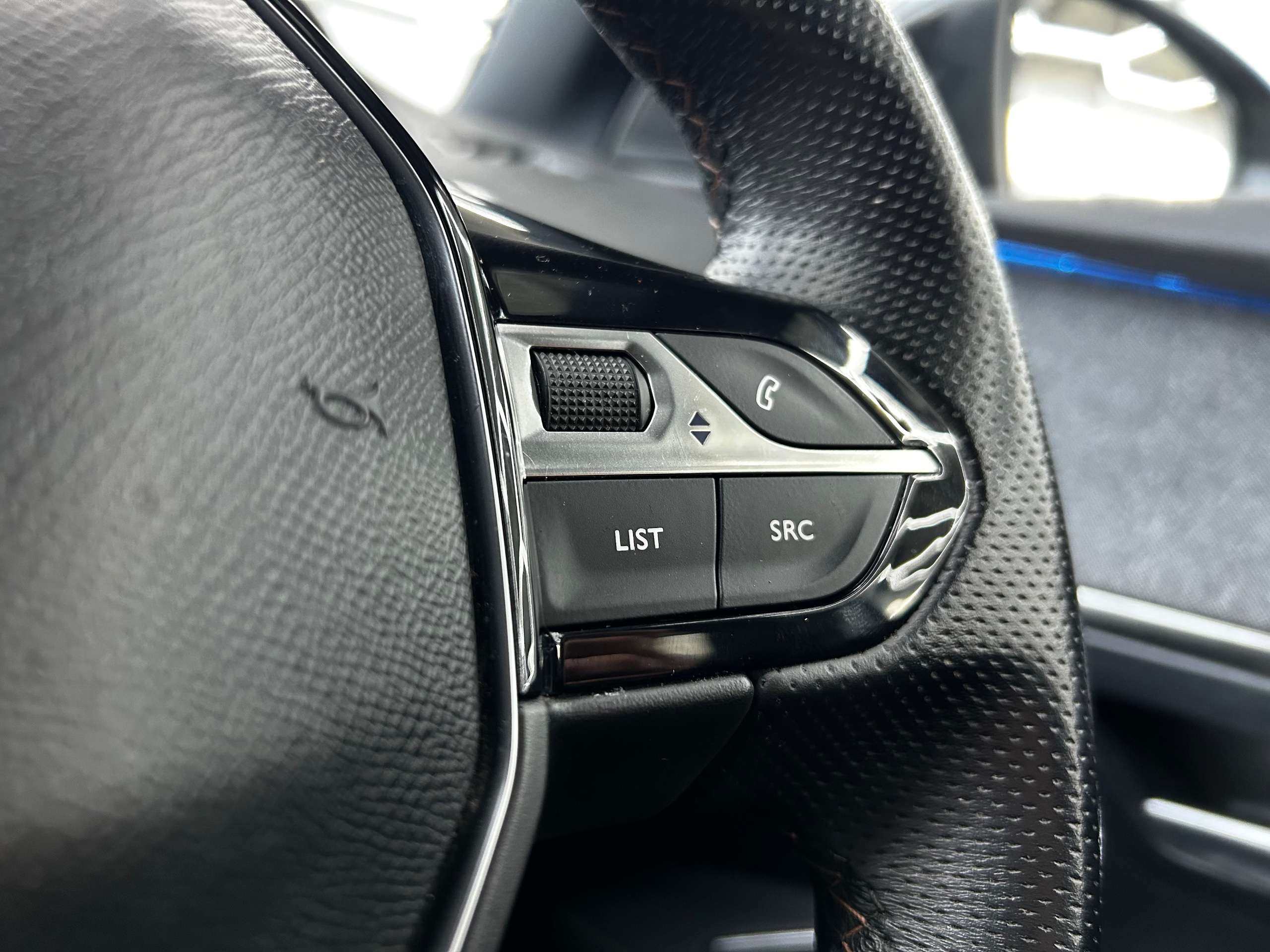 2020 PEUGEOT 3008 2020 PEUGEOT 3008