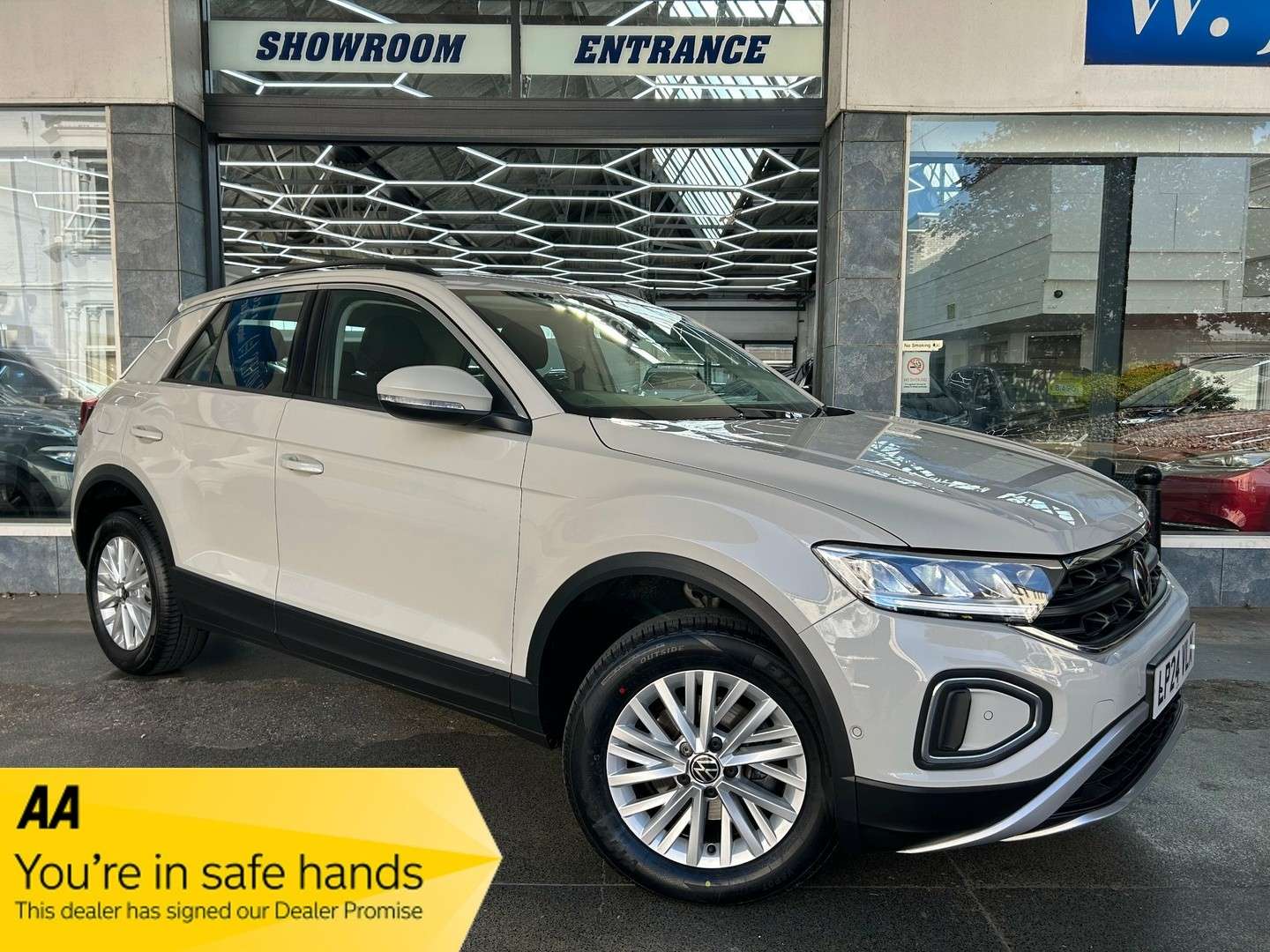 A 2024 VOLKSWAGEN T-ROC 1.5 TSI Life SUV Petrol Manual Euro 6 (s/s) (150 ps) 5dr A 2024 VOLKSWAGEN T-ROC 1.5 TSI Life SUV Petrol Manual Euro 6 (s/s) (150 ps) 5dr