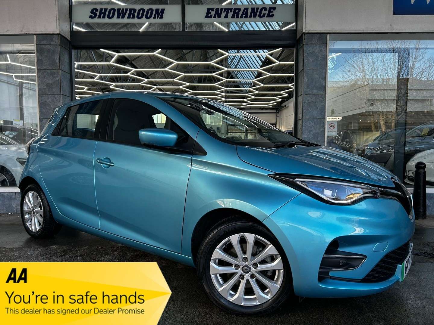 A 2021 RENAULT ZOE R135 EV50 52kWh Iconic Hatchback Electric Auto (Rapid Charge) (134 bhp) 5dr A 2021 RENAULT ZOE R135 EV50 52kWh Iconic Hatchback Electric Auto (Rapid Charge) (134 bhp) 5dr