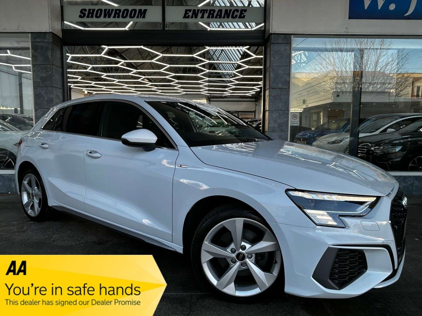 A 2020 AUDI A3 1.4 TFSIe 40 S line Sportback Petrol Plug-in Hybrid S Tronic Euro 6 (s/s) 13kWh (204 ps) 5dr A 2020 AUDI A3 1.4 TFSIe 40 S line Sportback Petrol Plug-in Hybrid S Tronic Euro 6 (s/s) 13kWh (204 ps) 5dr