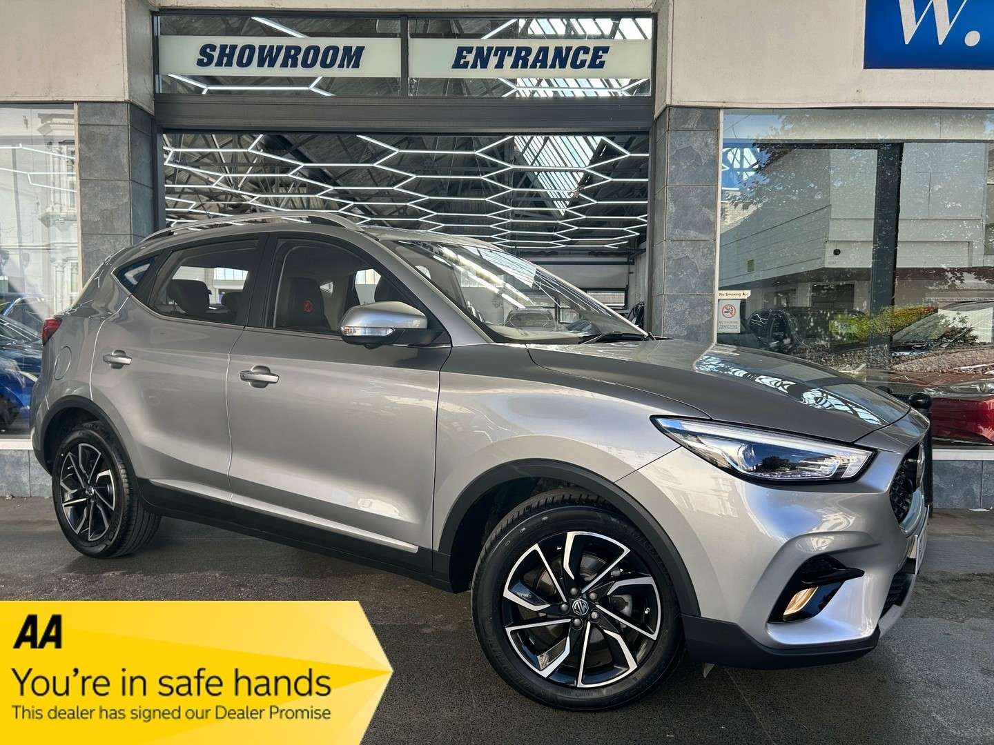 A 2022 MG ZS 1.0 T-GDI Exclusive SUV Petrol Auto Euro 6 (111 ps) 5dr A 2022 MG ZS 1.0 T-GDI Exclusive SUV Petrol Auto Euro 6 (111 ps) 5dr