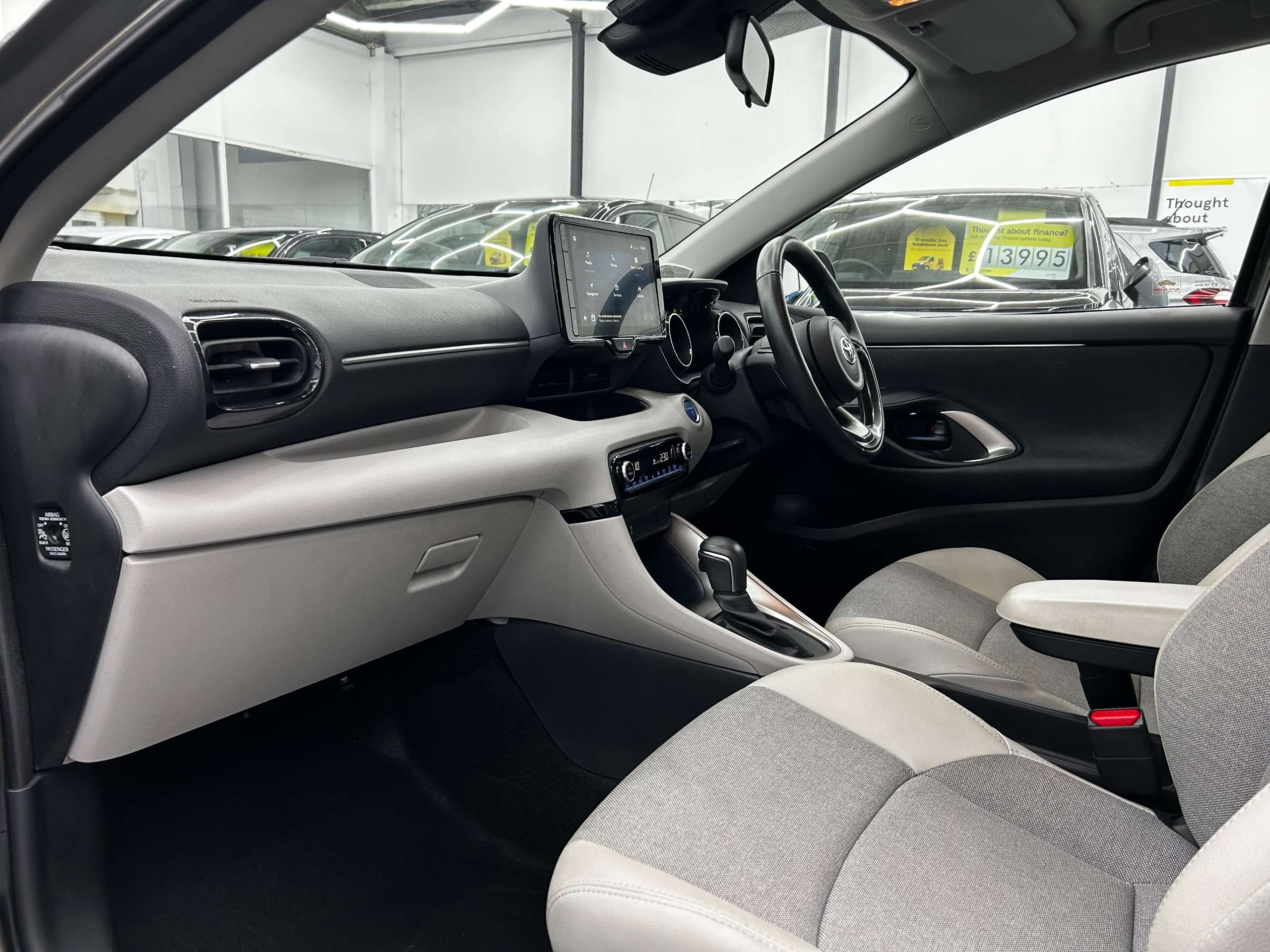 2023 TOYOTA YARIS 2023 TOYOTA YARIS