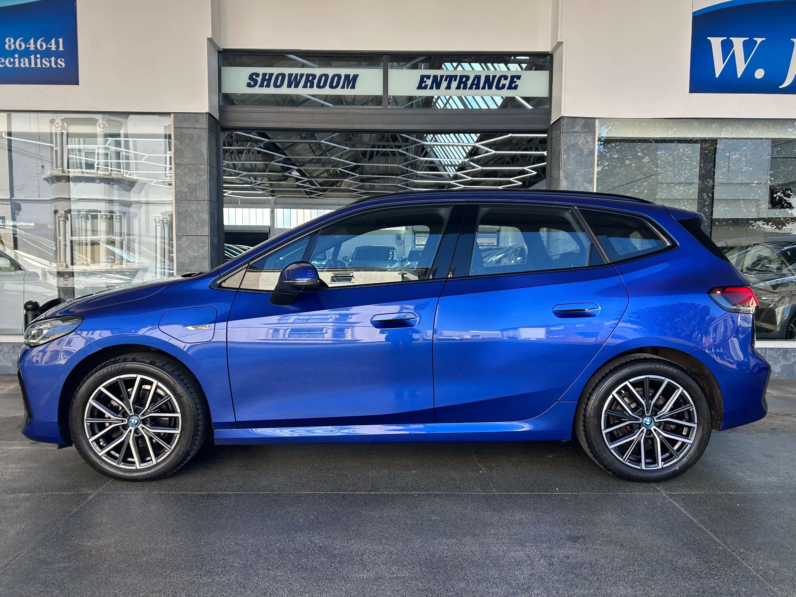 A 2023 BMW 2 SERIES ACTIVE TOURER 1.5 225xe 16.3kWh M Sport MPV Petrol Plug-in Hybrid DCT 4WD Euro 6 (s/s) (245 ps) 5dr A 2023 BMW 2 SERIES ACTIVE TOURER 1.5 225xe 16.3kWh M Sport MPV Petrol Plug-in Hybrid DCT 4WD Euro 6 (s/s) (245 ps) 5dr