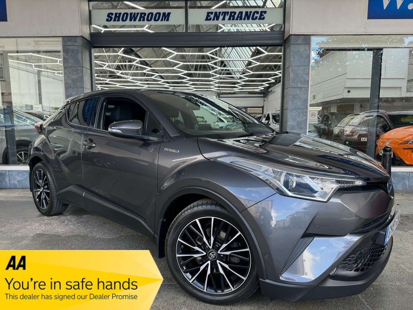 A 2019 TOYOTA C-HR 1.8 VVT-h Excel SUV Petrol Hybrid CVT Euro 6 (s/s) (122 ps) 5dr A 2019 TOYOTA C-HR 1.8 VVT-h Excel SUV Petrol Hybrid CVT Euro 6 (s/s) (122 ps) 5dr