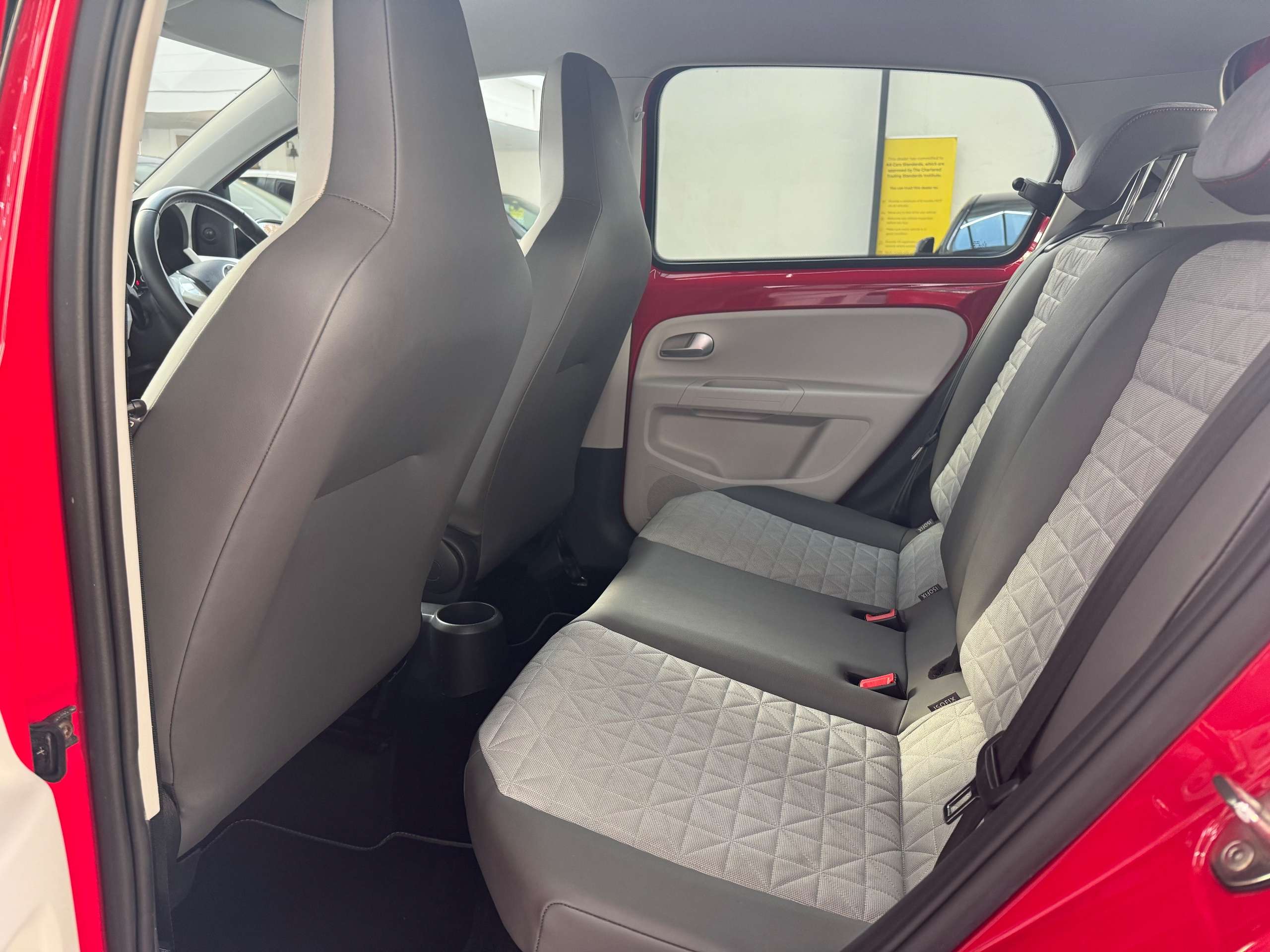 2019 VOLKSWAGEN UP! 2019 VOLKSWAGEN UP!