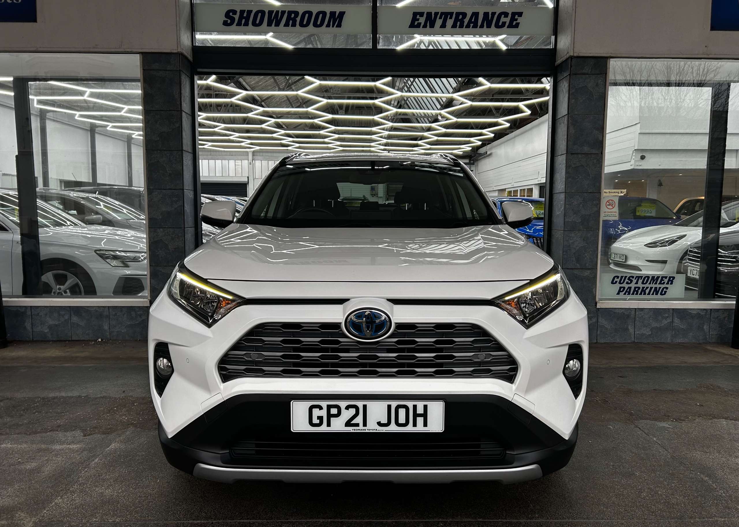 A 2021 TOYOTA RAV4 2.5 VVT-h GPF Design SUV Petrol Hybrid CVT 4WD Euro 6 (s/s) (222 ps) 5dr A 2021 TOYOTA RAV4 2.5 VVT-h GPF Design SUV Petrol Hybrid CVT 4WD Euro 6 (s/s) (222 ps) 5dr