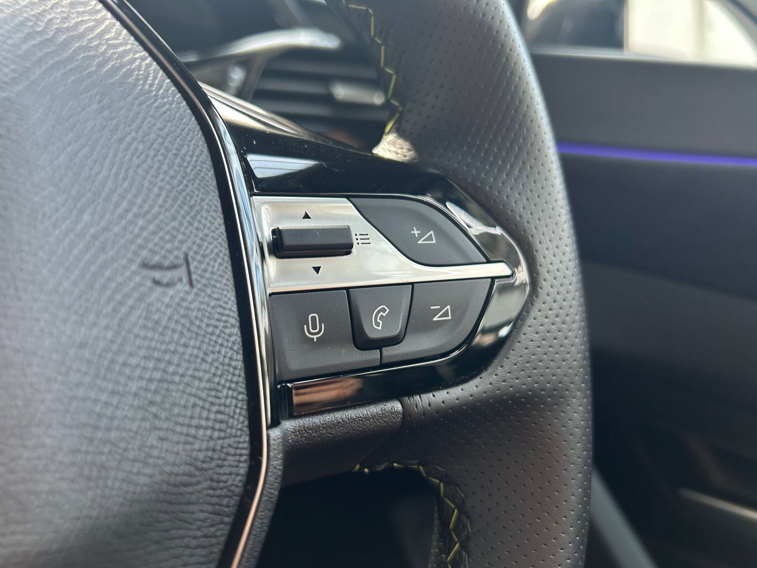 2024 PEUGEOT 408 2024 PEUGEOT 408