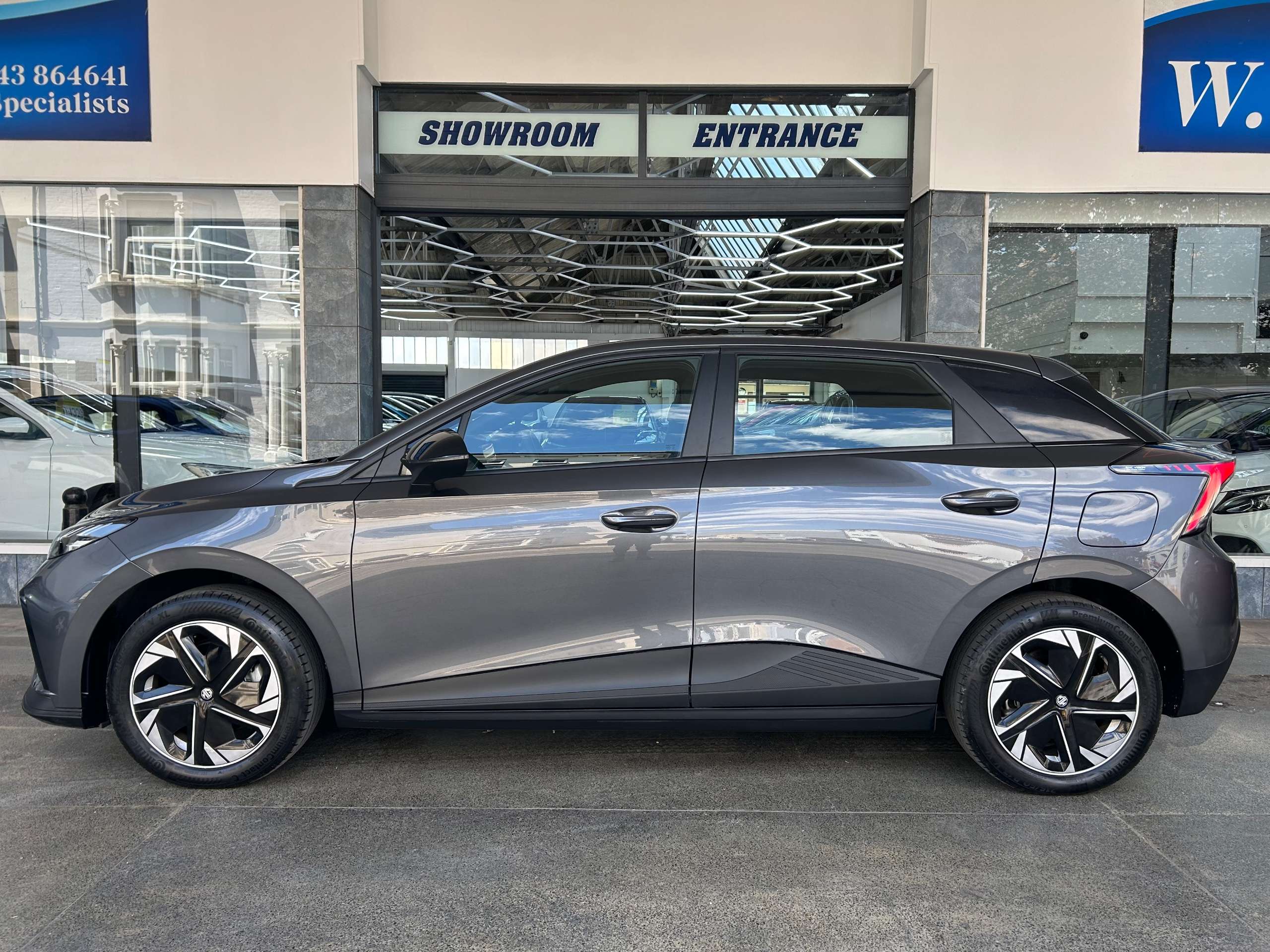 A 2024 MG MG4 51kWh SE Hatchback Electric Auto (170 ps) 5dr A 2024 MG MG4 51kWh SE Hatchback Electric Auto (170 ps) 5dr