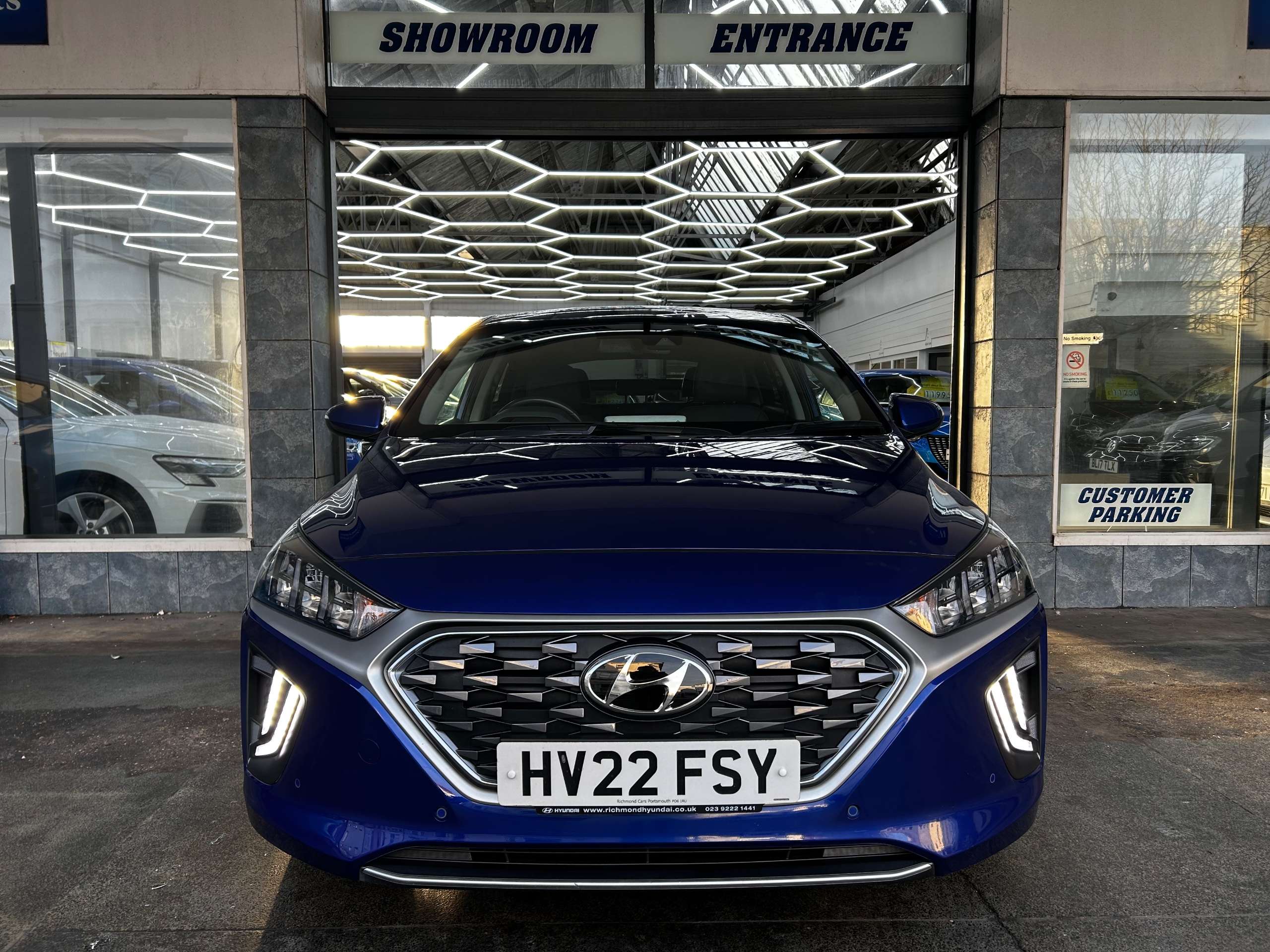 A 2022 HYUNDAI IONIQ 1.6 h-GDi Premium SE Hatchback Petrol Hybrid DCT Euro 6 (s/s) (141 ps) 5dr A 2022 HYUNDAI IONIQ 1.6 h-GDi Premium SE Hatchback Petrol Hybrid DCT Euro 6 (s/s) (141 ps) 5dr