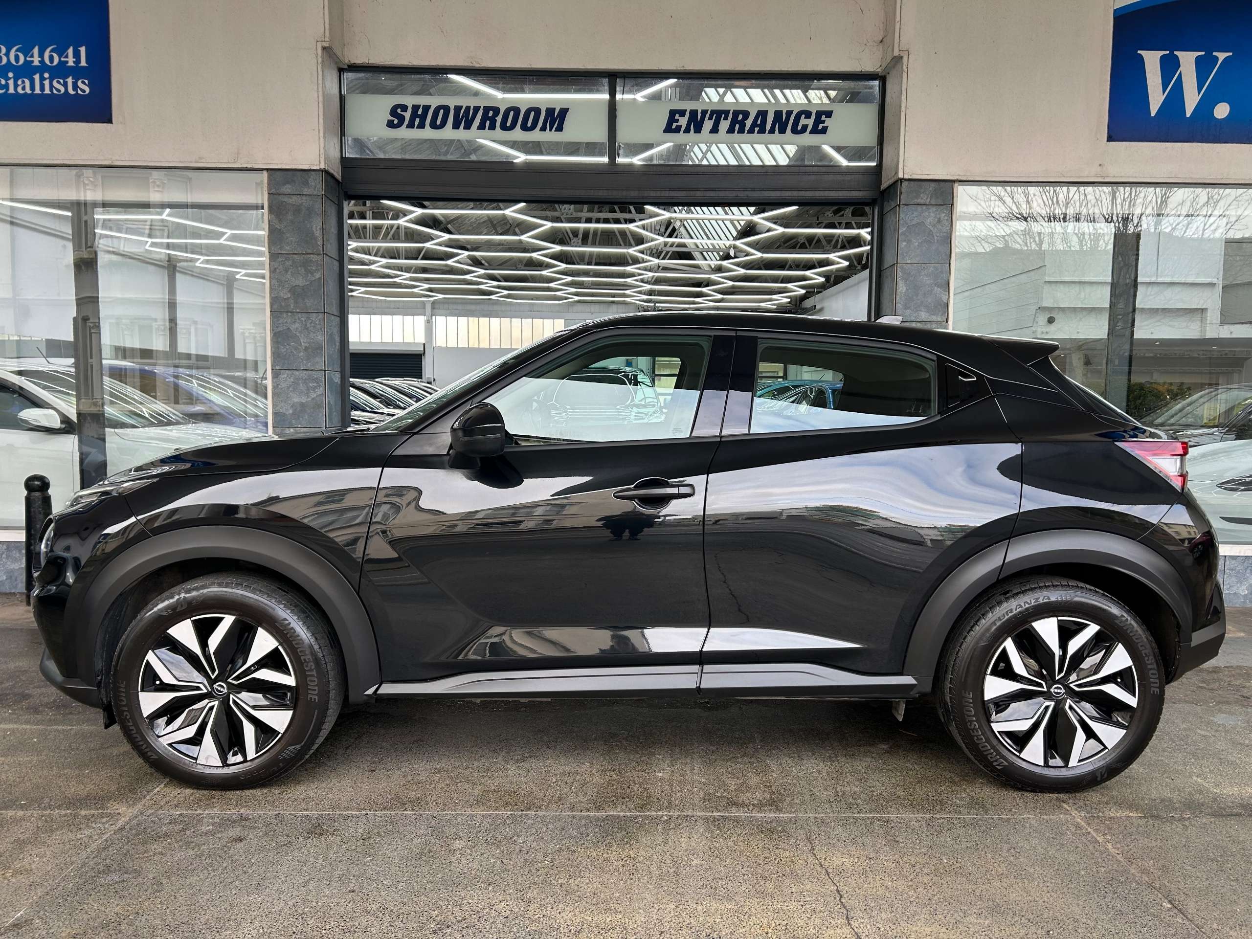 A 2025 NISSAN JUKE 1.0 DIG-T Acenta Premium SUV Petrol Manual Euro 6 (s/s) (114 ps) 5dr A 2025 NISSAN JUKE 1.0 DIG-T Acenta Premium SUV Petrol Manual Euro 6 (s/s) (114 ps) 5dr