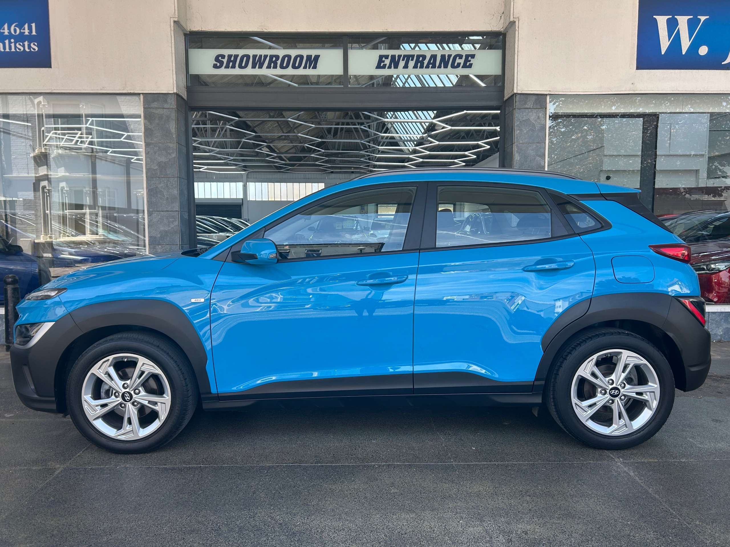 A 2023 HYUNDAI KONA 1.0 T-GDi MHEV SE Connect SUV Petrol Hybrid Manual Euro 6 (s/s) (120 ps) 5dr A 2023 HYUNDAI KONA 1.0 T-GDi MHEV SE Connect SUV Petrol Hybrid Manual Euro 6 (s/s) (120 ps) 5dr