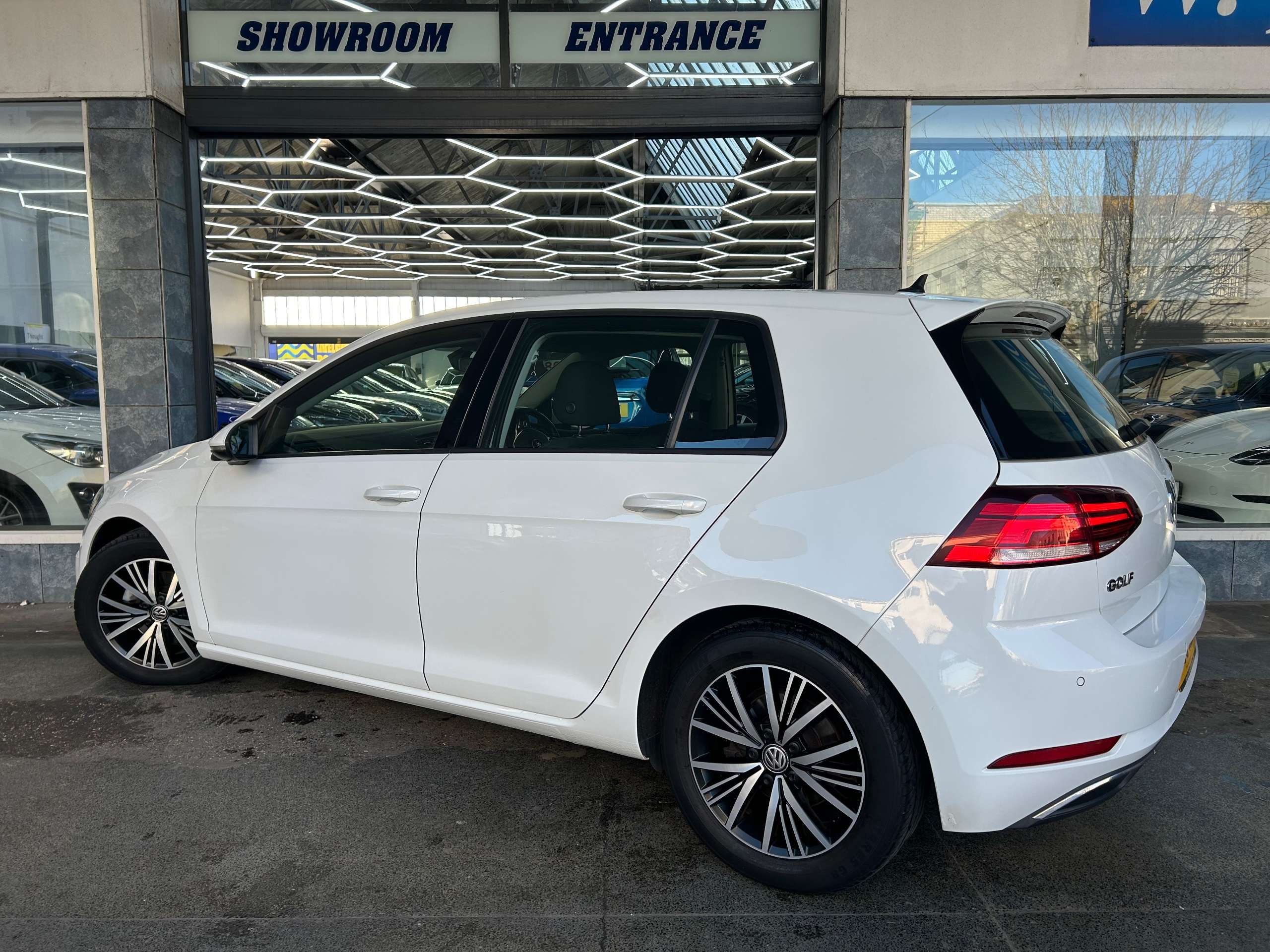 2018 VOLKSWAGEN GOLF 2018 VOLKSWAGEN GOLF