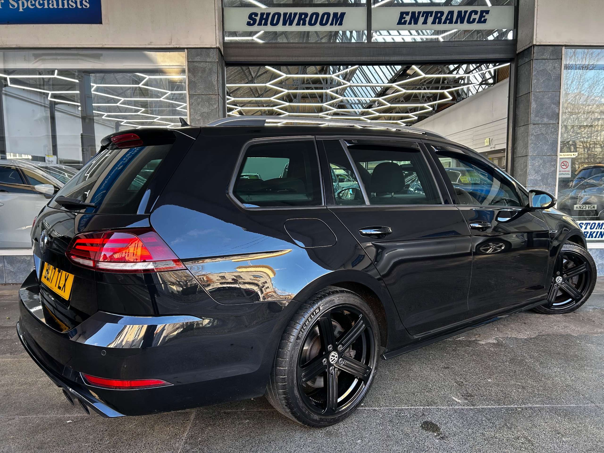 2017 VOLKSWAGEN GOLF 2017 VOLKSWAGEN GOLF