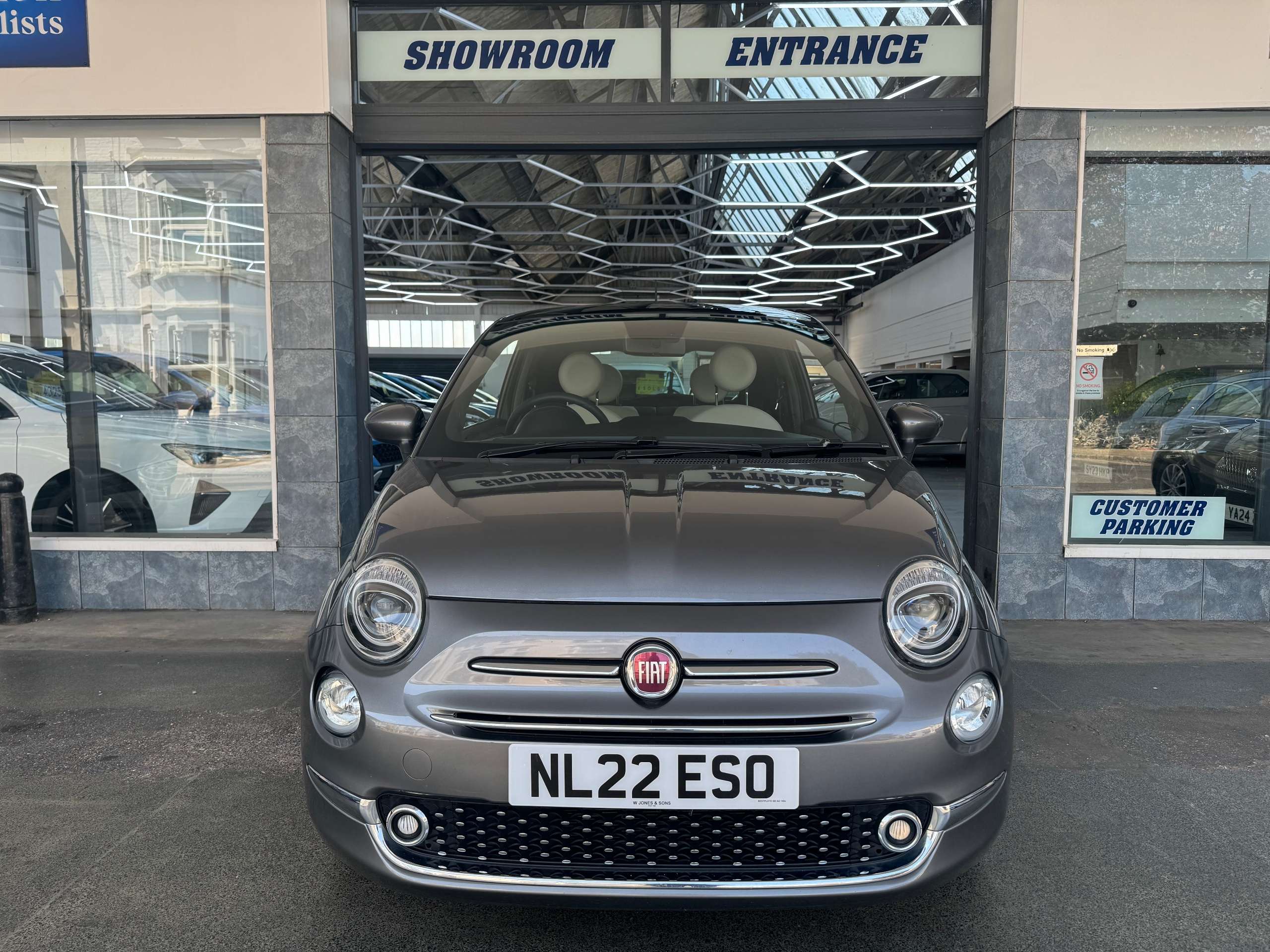 A 2022 FIAT 500 1.0 MHEV Dolcevita Plus Hatchback Petrol Manual Euro 6 (s/s) (70 bhp) 3dr A 2022 FIAT 500 1.0 MHEV Dolcevita Plus Hatchback Petrol Manual Euro 6 (s/s) (70 bhp) 3dr