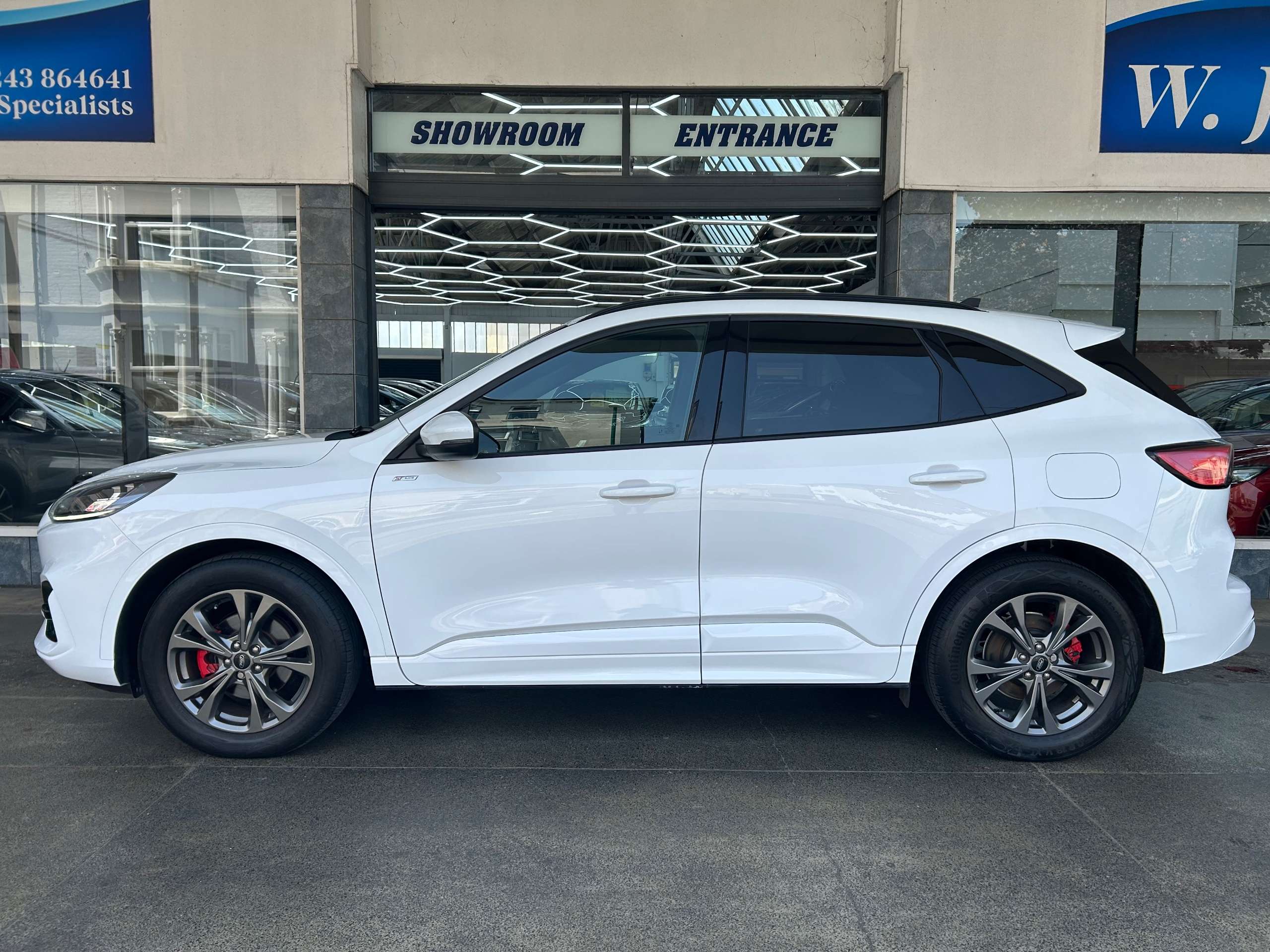 A 2023 FORD KUGA 2.5h Duratec ST-Line Edition SUV Petrol Hybrid CVT Euro 6 (s/s) (190 ps) 5dr A 2023 FORD KUGA 2.5h Duratec ST-Line Edition SUV Petrol Hybrid CVT Euro 6 (s/s) (190 ps) 5dr