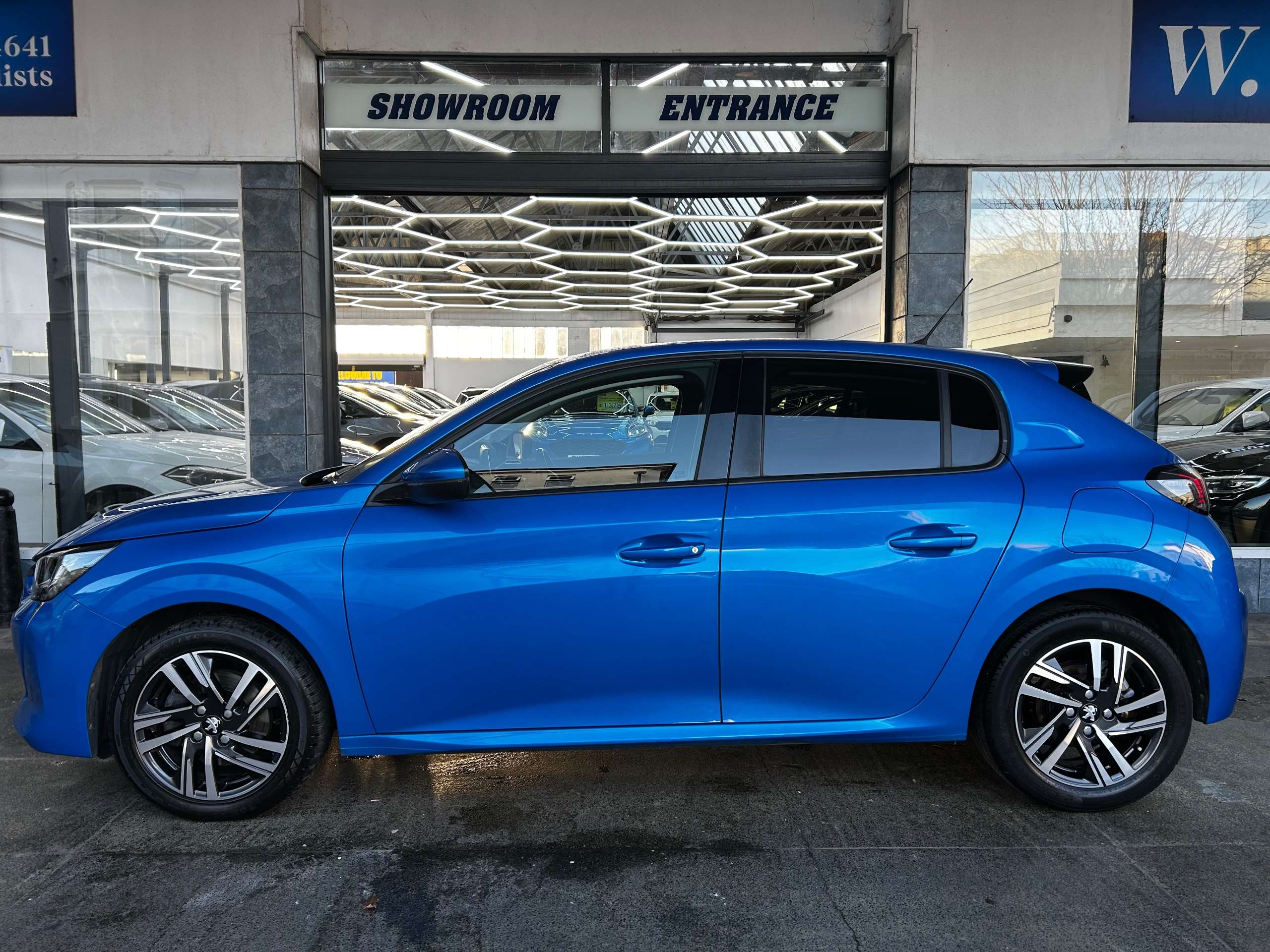 A 2021 PEUGEOT 208 1.2 PureTech Allure Premium Hatchback Petrol Manual Euro 6 (s/s) (100 ps) 5dr A 2021 PEUGEOT 208 1.2 PureTech Allure Premium Hatchback Petrol Manual Euro 6 (s/s) (100 ps) 5dr