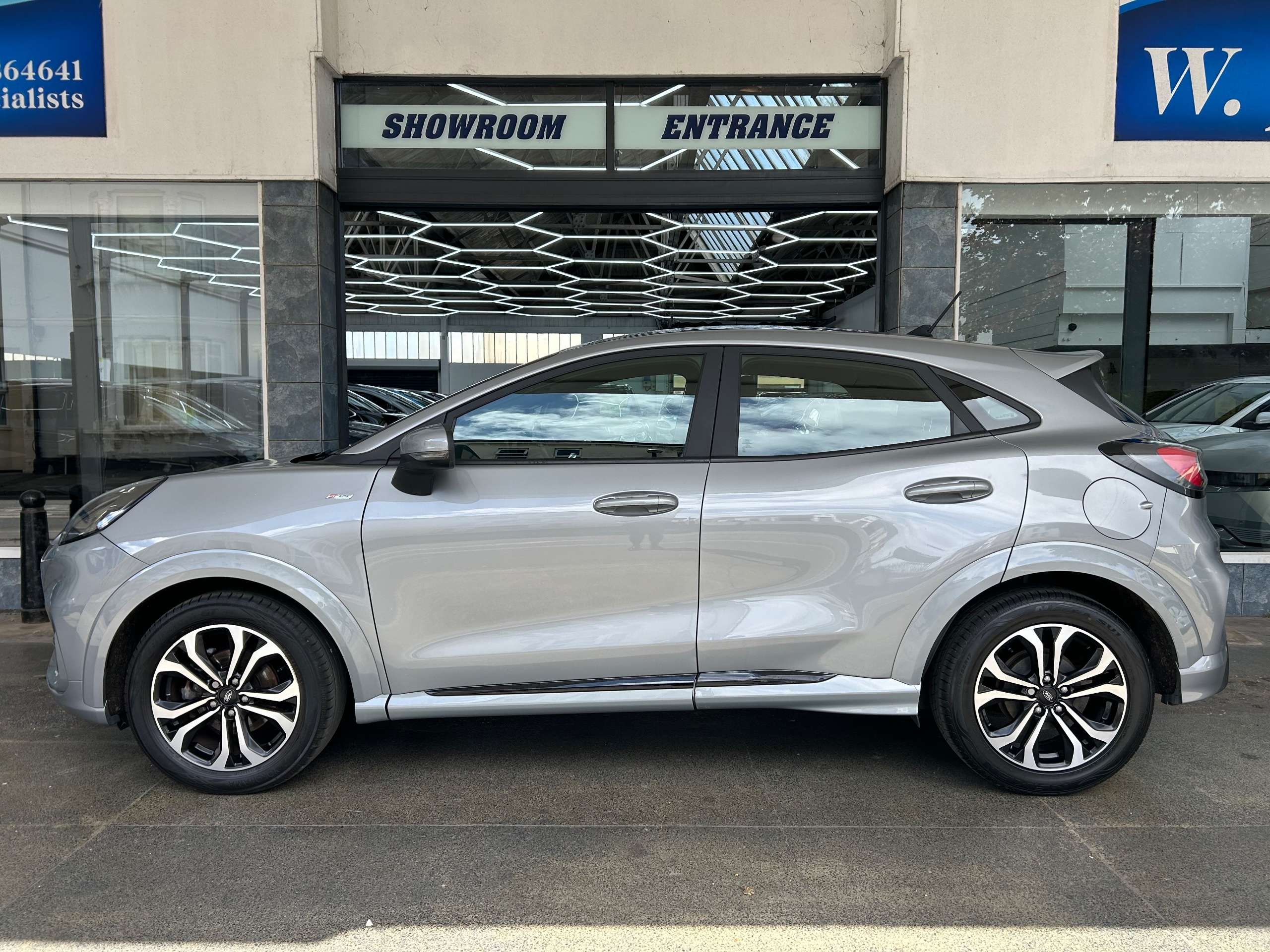 A 2023 FORD PUMA 1.0T EcoBoost MHEV ST-Line SUV Petrol Hybrid Manual Euro 6 (s/s) (125 ps) 5dr A 2023 FORD PUMA 1.0T EcoBoost MHEV ST-Line SUV Petrol Hybrid Manual Euro 6 (s/s) (125 ps) 5dr