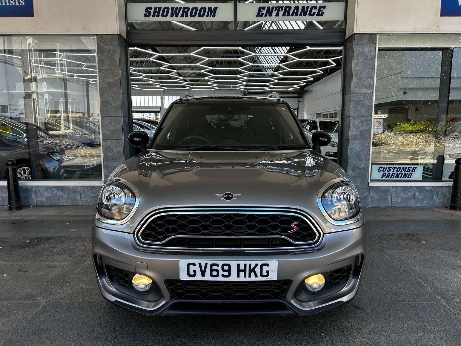 A 2019 MINI COUNTRYMAN 2.0 Cooper S Sport SUV Petrol Steptronic Euro 6 (s/s) (192 ps) 5dr A 2019 MINI COUNTRYMAN 2.0 Cooper S Sport SUV Petrol Steptronic Euro 6 (s/s) (192 ps) 5dr