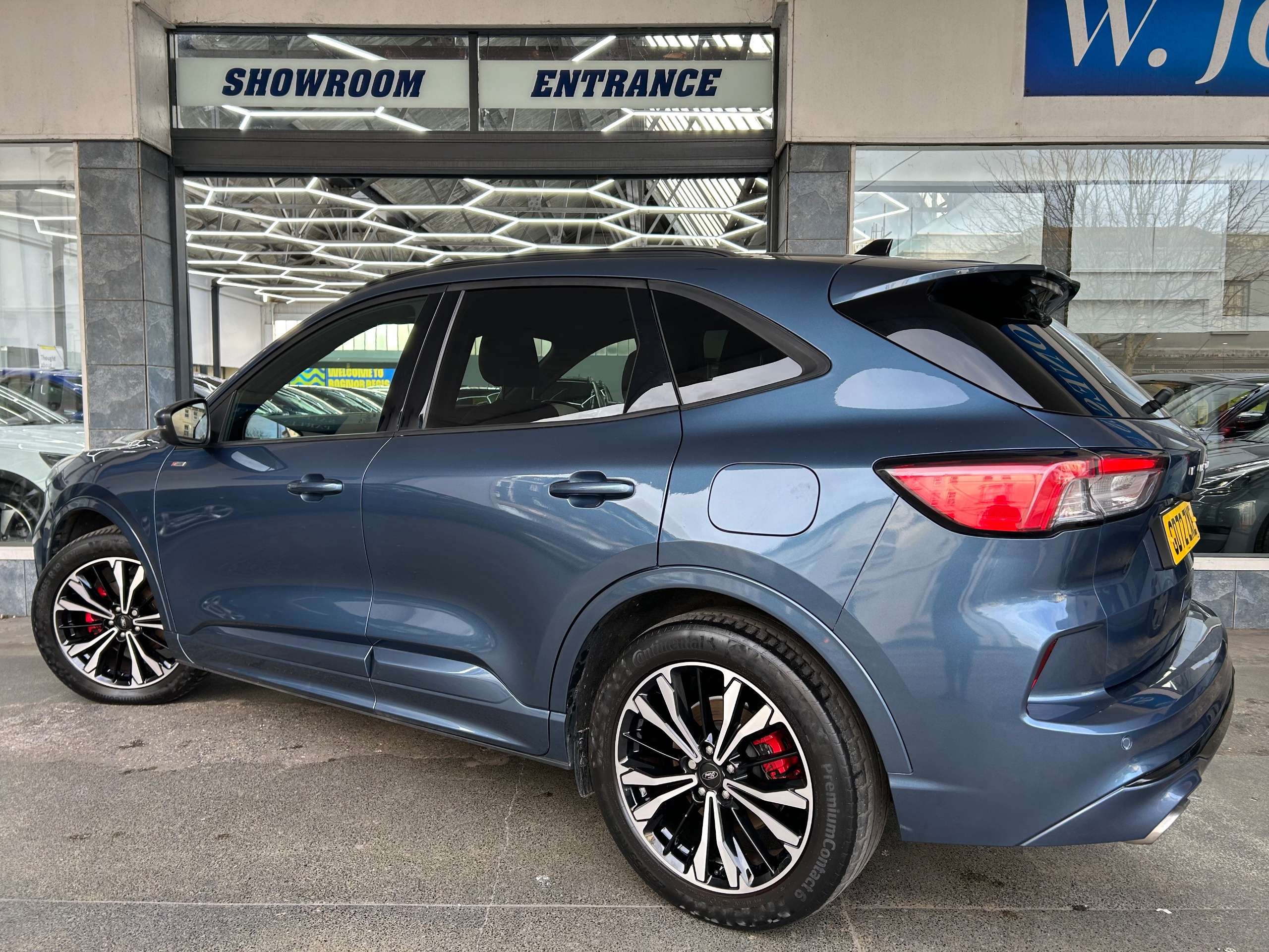 A 2022 FORD KUGA 2.5h Duratec ST-Line X Edition SUV Petrol Hybrid CVT Euro 6 (s/s) (190 ps) 5dr A 2022 FORD KUGA 2.5h Duratec ST-Line X Edition SUV Petrol Hybrid CVT Euro 6 (s/s) (190 ps) 5dr