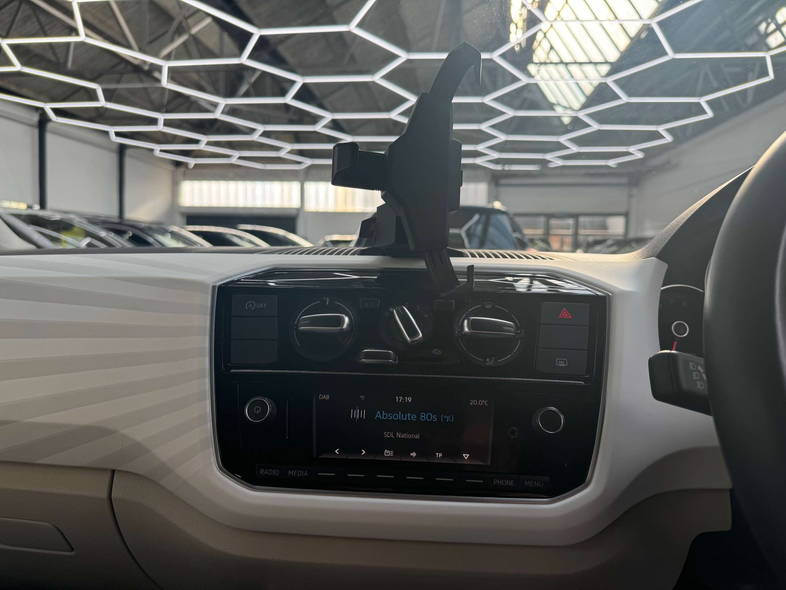 2019 VOLKSWAGEN UP! 2019 VOLKSWAGEN UP!