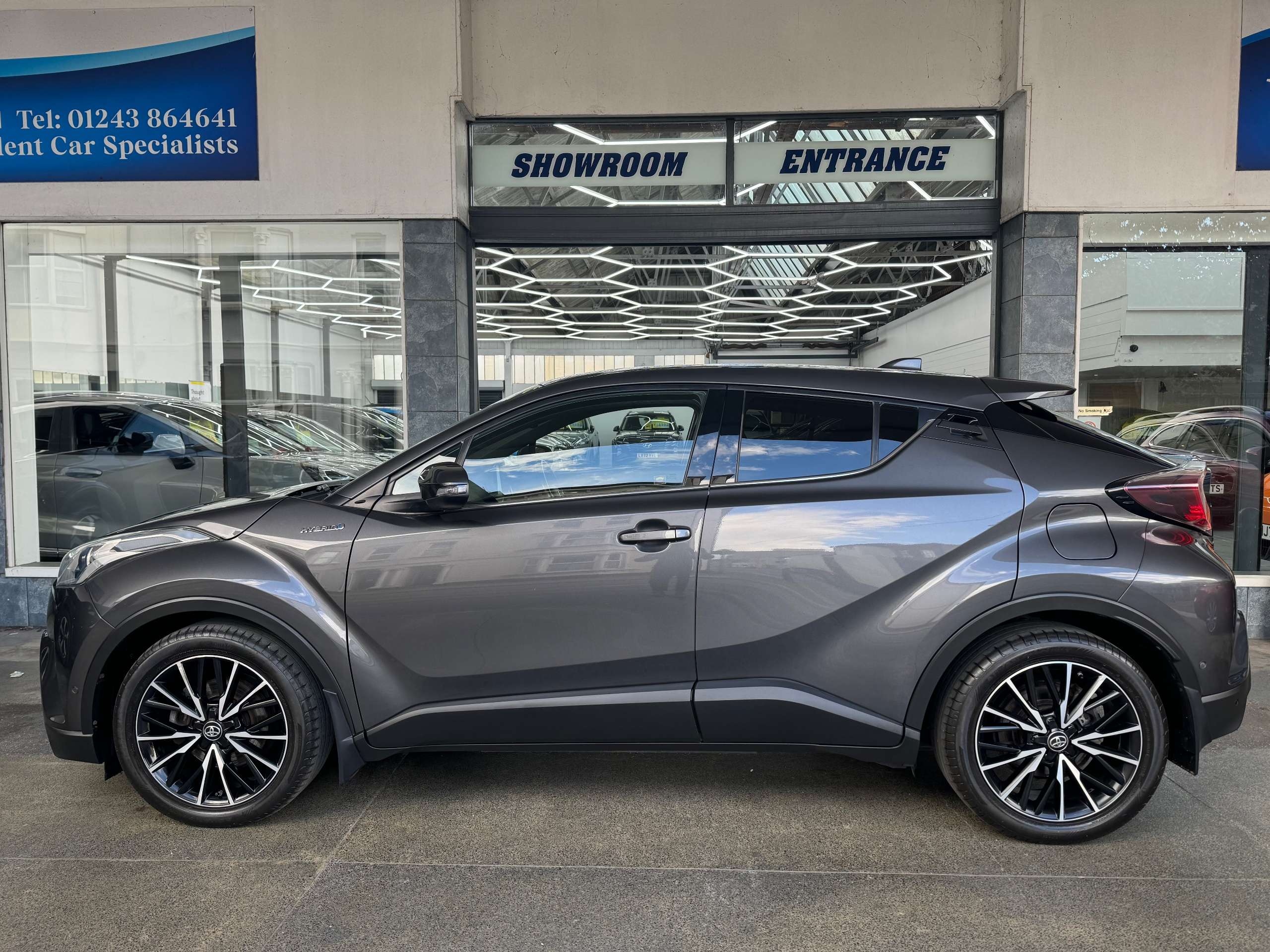 A 2019 TOYOTA C-HR 1.8 VVT-h Excel SUV Petrol Hybrid CVT Euro 6 (s/s) (122 ps) 5dr A 2019 TOYOTA C-HR 1.8 VVT-h Excel SUV Petrol Hybrid CVT Euro 6 (s/s) (122 ps) 5dr