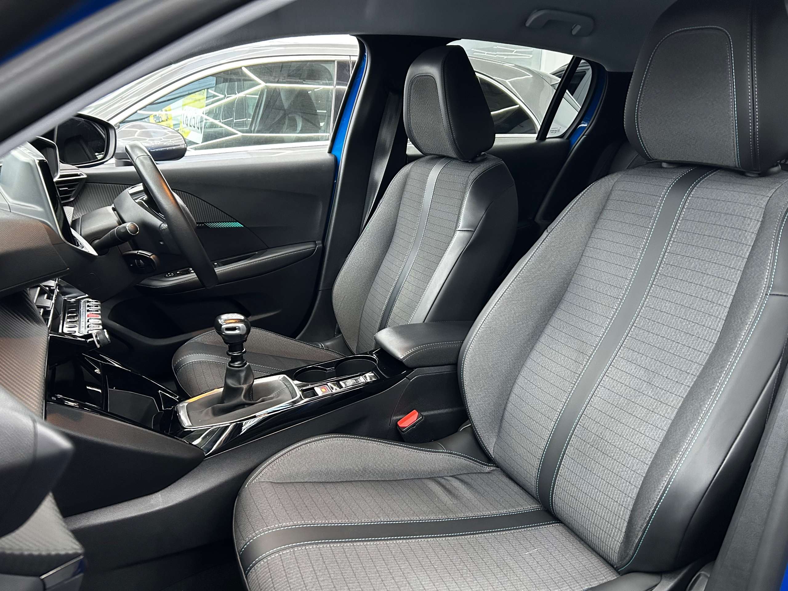 2021 PEUGEOT 208 2021 PEUGEOT 208