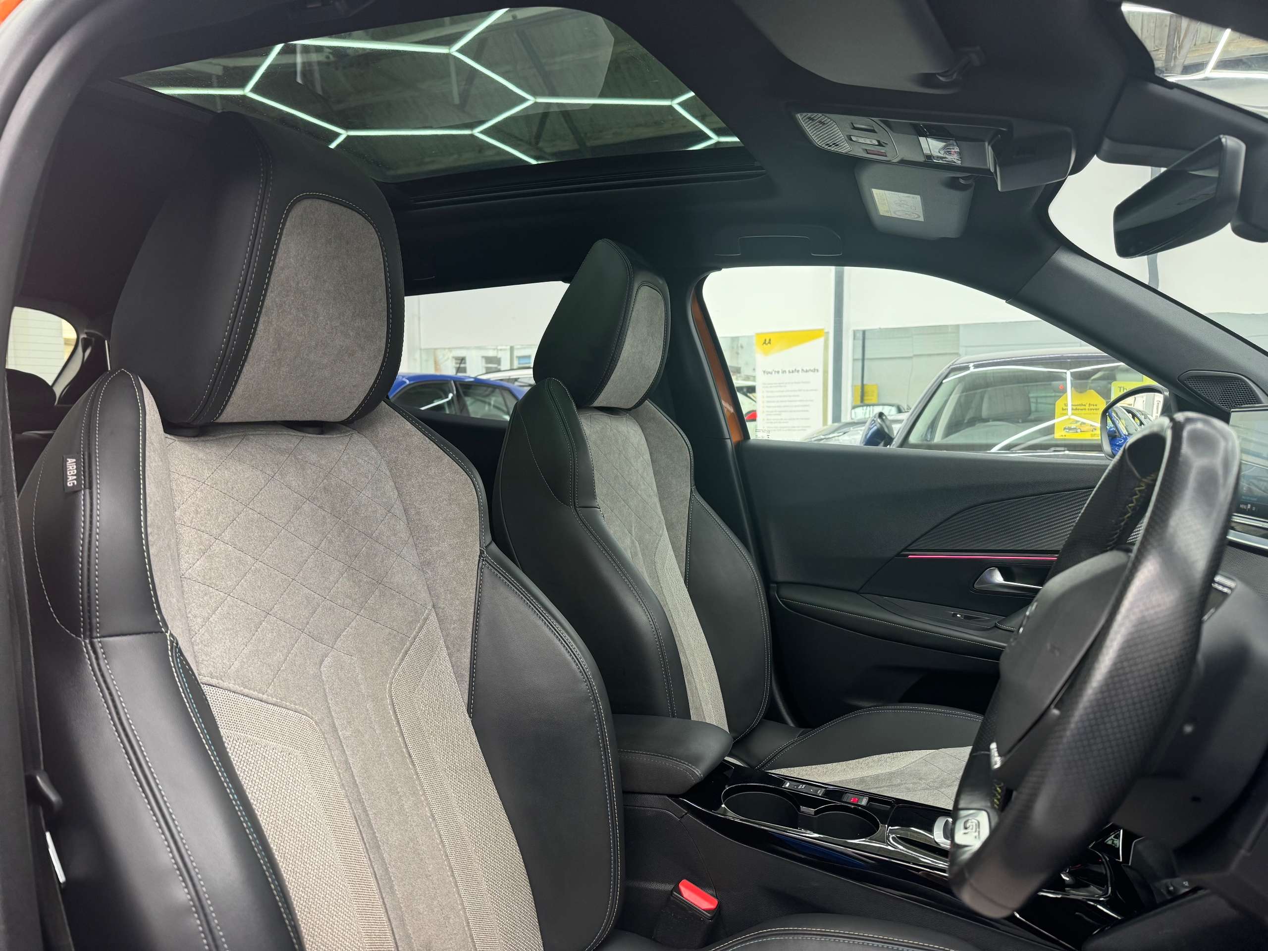 2021 PEUGEOT E-2008 2021 PEUGEOT E-2008