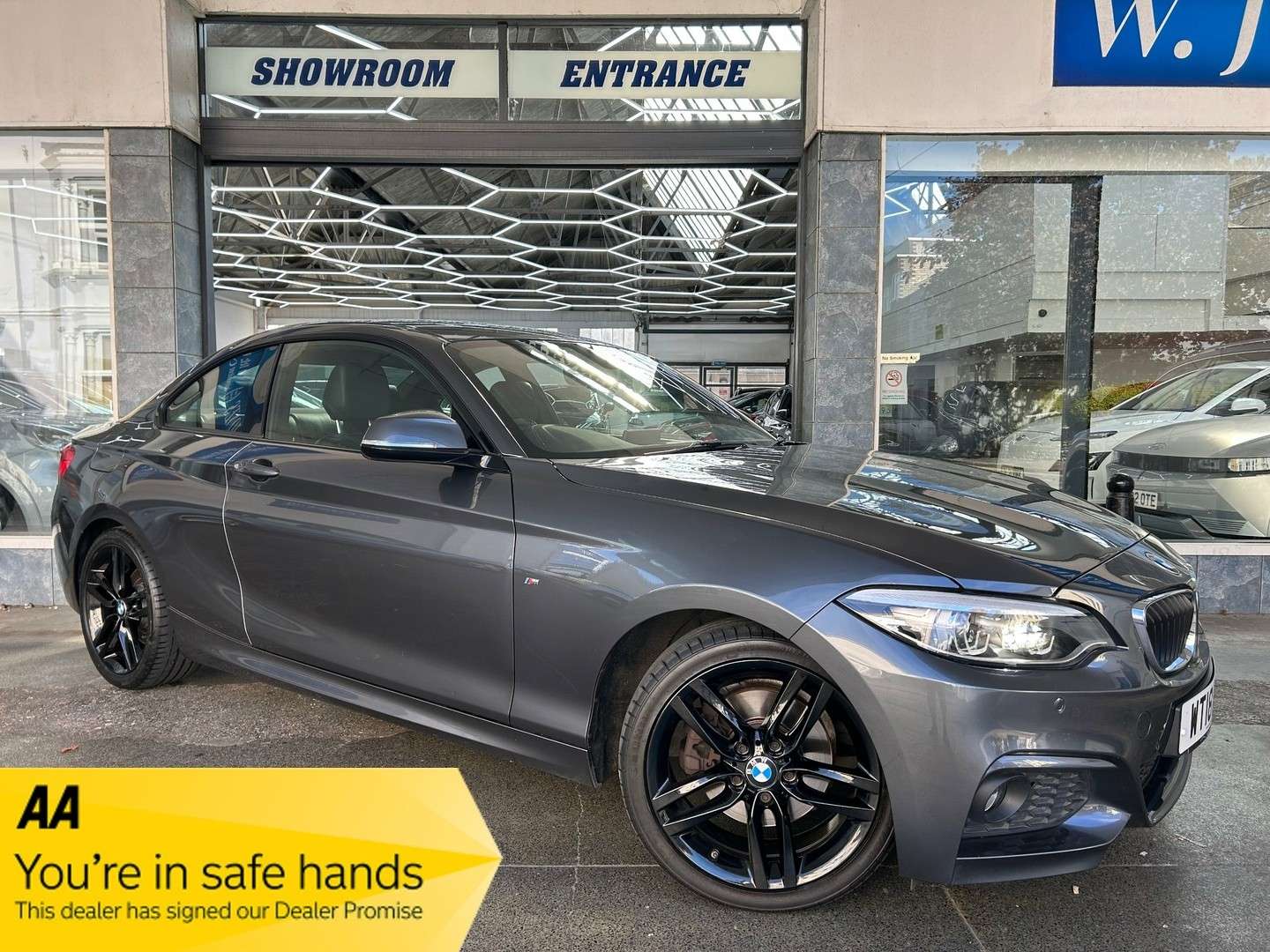 A 2018 BMW 2 SERIES 2.0 220i M Sport Coupe Petrol Auto Euro 6 (s/s) (184 ps) 2dr A 2018 BMW 2 SERIES 2.0 220i M Sport Coupe Petrol Auto Euro 6 (s/s) (184 ps) 2dr