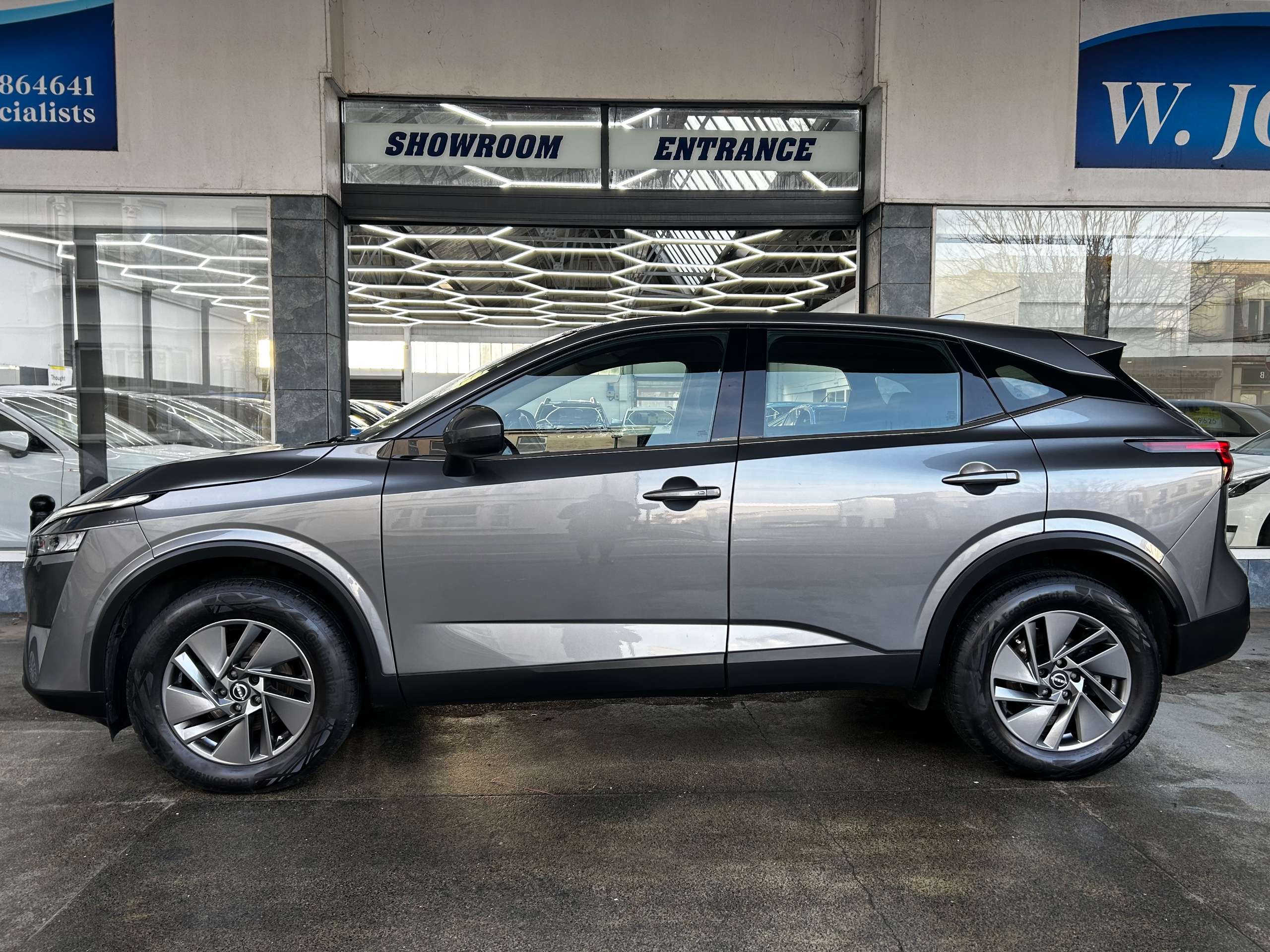 A 2022 NISSAN QASHQAI 1.3 DIG-T MHEV Acenta Premium SUV Petrol Hybrid Manual Euro 6 (s/s) (140 ps) 5dr A 2022 NISSAN QASHQAI 1.3 DIG-T MHEV Acenta Premium SUV Petrol Hybrid Manual Euro 6 (s/s) (140 ps) 5dr