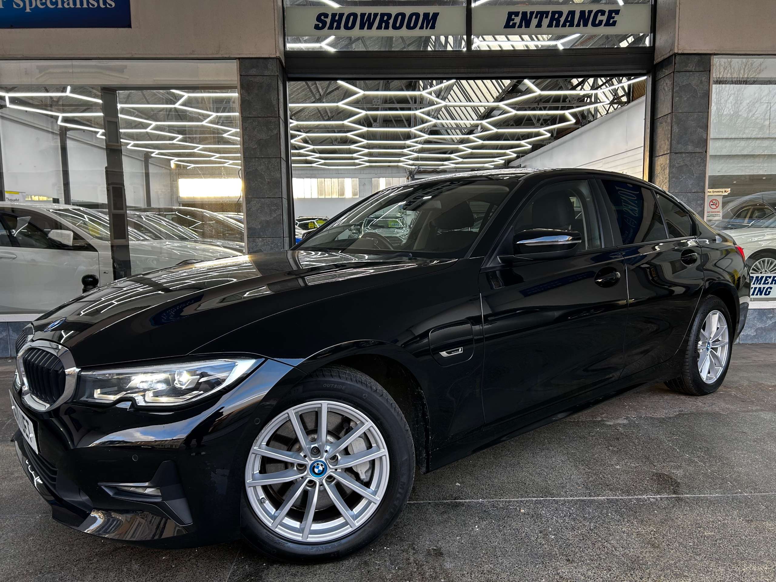 A 2021 BMW 3 SERIES 2.0 330e 12kWh SE Pro Saloon Petrol Plug-in Hybrid Auto Euro 6 (s/s) (292 ps) 4dr A 2021 BMW 3 SERIES 2.0 330e 12kWh SE Pro Saloon Petrol Plug-in Hybrid Auto Euro 6 (s/s) (292 ps) 4dr