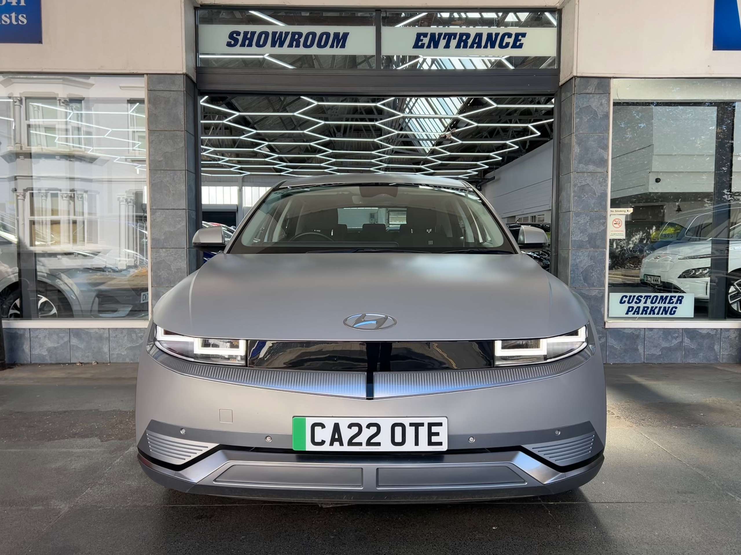 A 2022 HYUNDAI IONIQ 5 73kWh Premium Hatchback Electric Auto (217 ps) 5dr A 2022 HYUNDAI IONIQ 5 73kWh Premium Hatchback Electric Auto (217 ps) 5dr