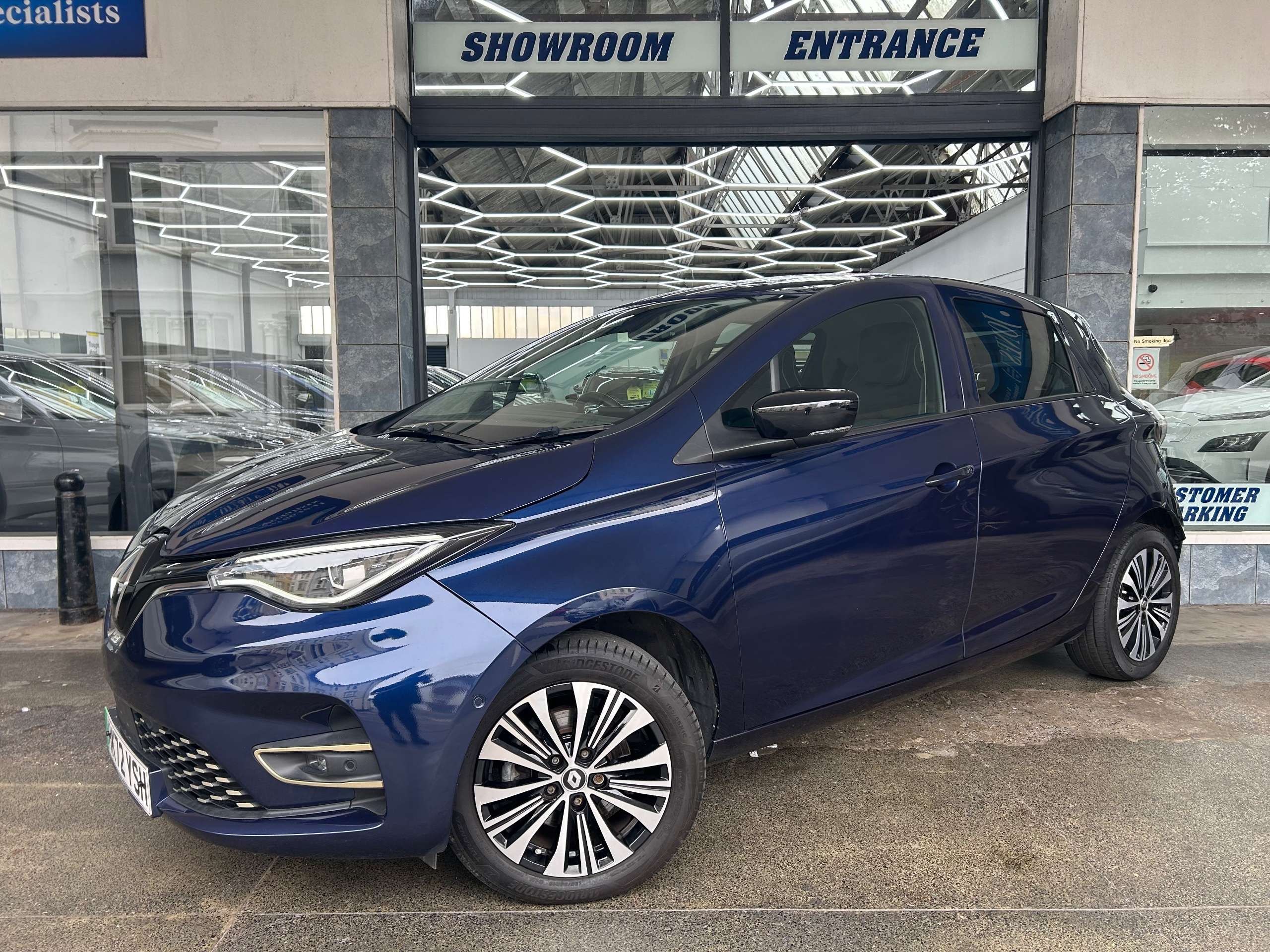 A 2022 RENAULT ZOE R135 EV50 52kWh Techno Hatchback Electric Auto (Boost Charge) (134 bhp) 5dr A 2022 RENAULT ZOE R135 EV50 52kWh Techno Hatchback Electric Auto (Boost Charge) (134 bhp) 5dr