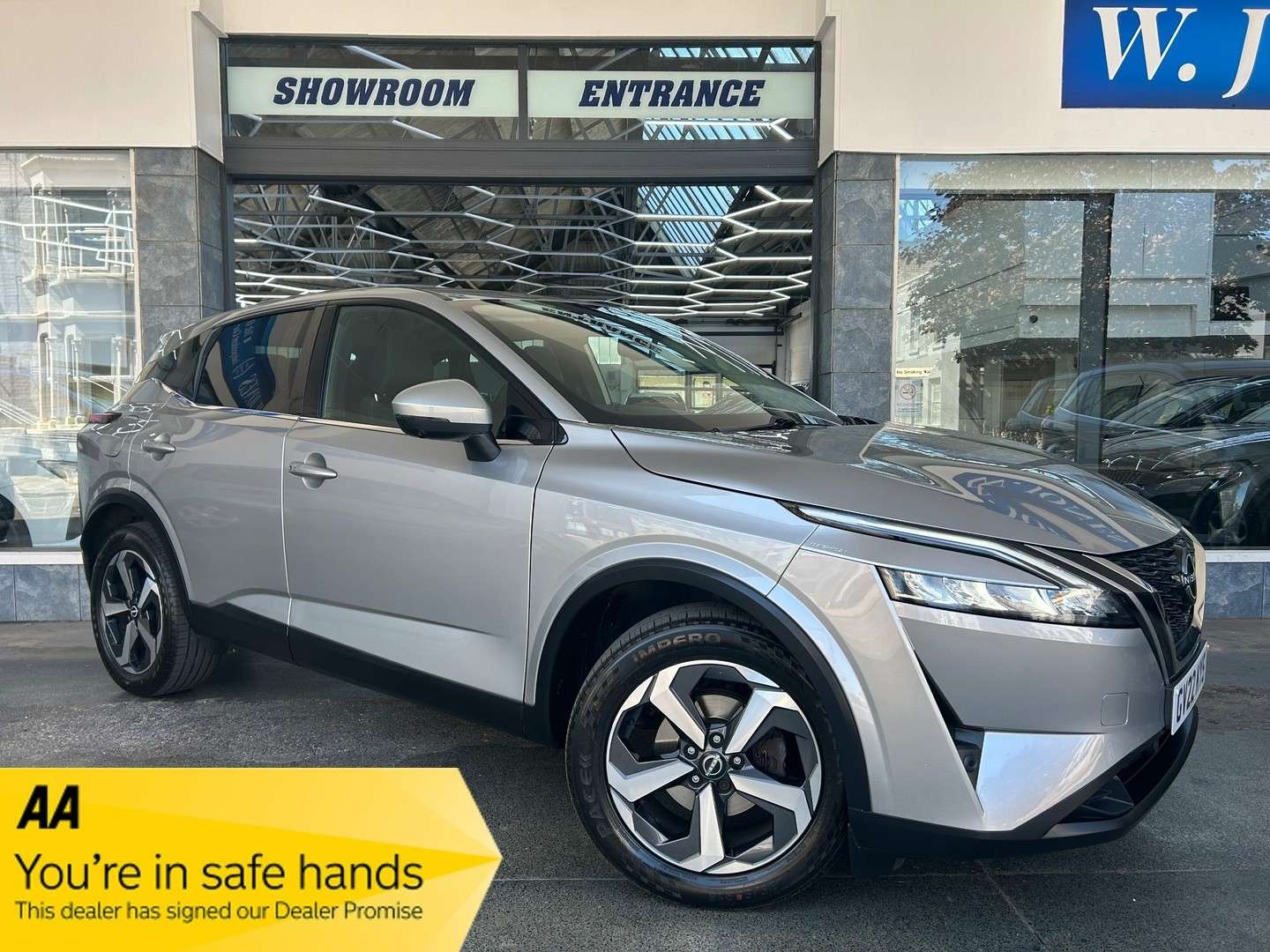 A 2022 NISSAN QASHQAI 1.3 DIG-T MHEV N-Connecta SUV Petrol Hybrid Manual Euro 6 (s/s) (140 ps) 5dr A 2022 NISSAN QASHQAI 1.3 DIG-T MHEV N-Connecta SUV Petrol Hybrid Manual Euro 6 (s/s) (140 ps) 5dr