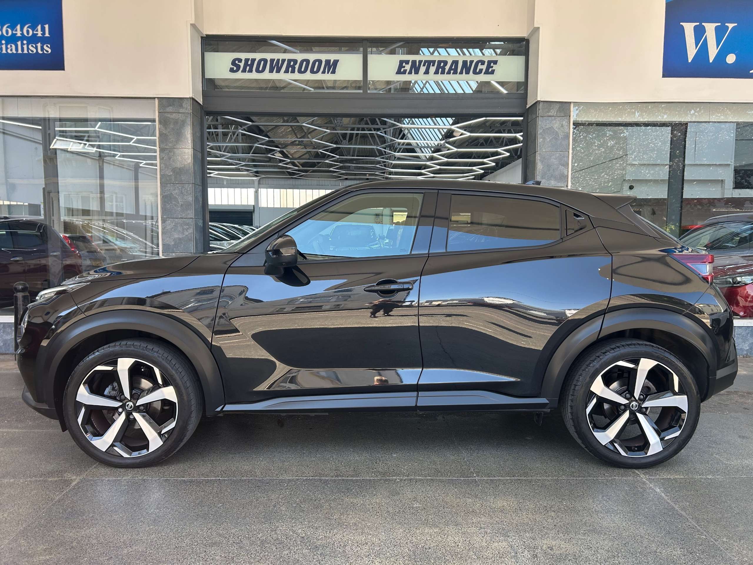 A 2021 NISSAN JUKE 1.0 DIG-T Tekna SUV Petrol Manual Euro 6 (s/s) (114 ps) 5dr A 2021 NISSAN JUKE 1.0 DIG-T Tekna SUV Petrol Manual Euro 6 (s/s) (114 ps) 5dr