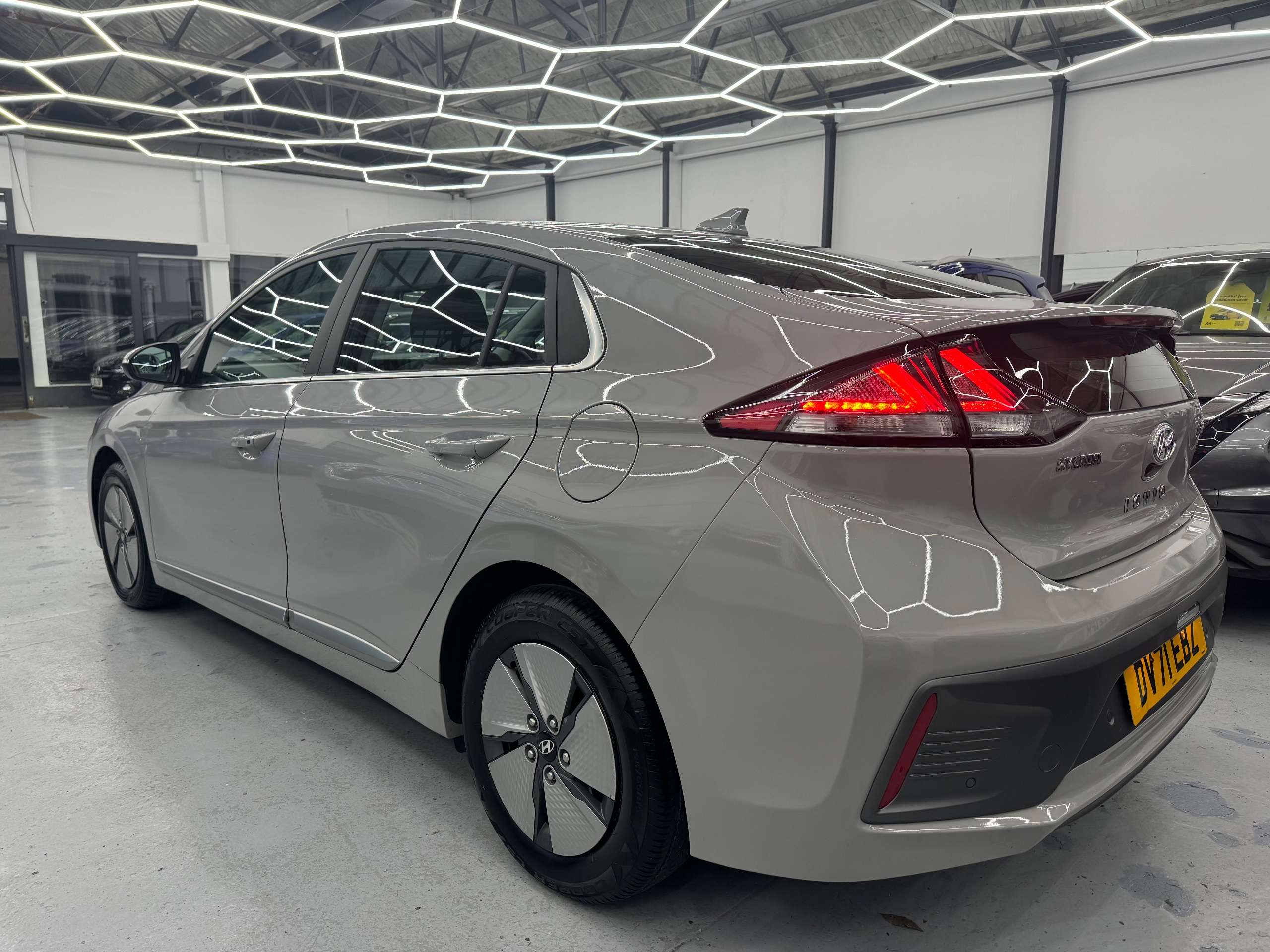 A 2021 HYUNDAI IONIQ 1.6 h-GDi Premium Hatchback Petrol Hybrid DCT Euro 6 (s/s) (141 ps) 5dr A 2021 HYUNDAI IONIQ 1.6 h-GDi Premium Hatchback Petrol Hybrid DCT Euro 6 (s/s) (141 ps) 5dr