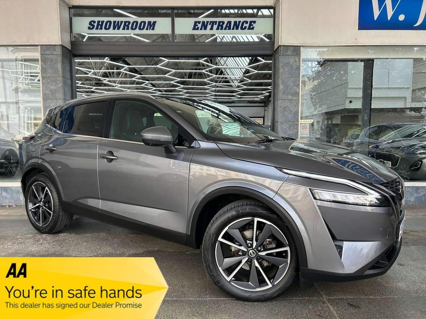 A 2022 NISSAN QASHQAI 1.3 DIG-T MHEV Tekna SUV Petrol Hybrid Manual Euro 6 (s/s) (140 ps) 5dr A 2022 NISSAN QASHQAI 1.3 DIG-T MHEV Tekna SUV Petrol Hybrid Manual Euro 6 (s/s) (140 ps) 5dr
