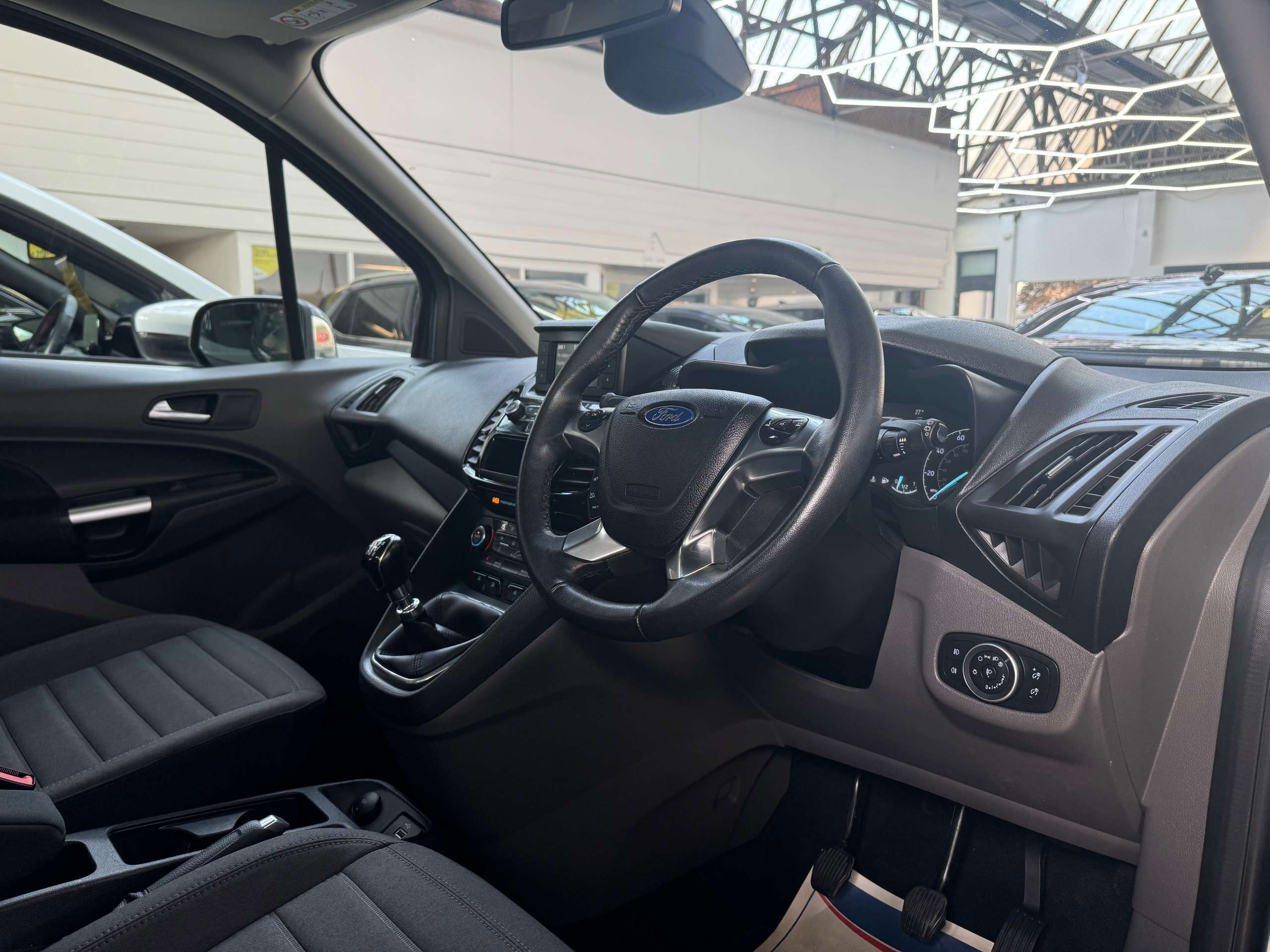 A 2021 FORD TOURNEO CONNECT 1.5 EcoBlue Titanium MPV Diesel Manual Euro 6 (s/s) (120 ps) 5dr A 2021 FORD TOURNEO CONNECT 1.5 EcoBlue Titanium MPV Diesel Manual Euro 6 (s/s) (120 ps) 5dr