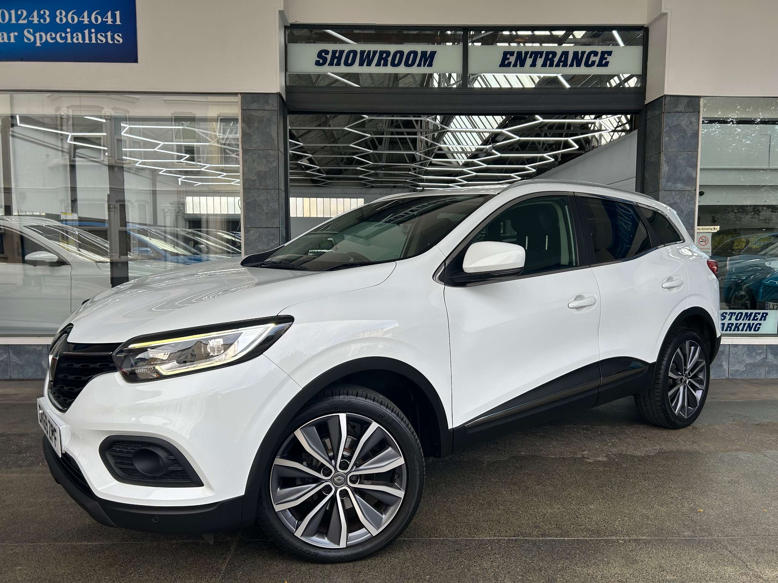 A 2019 RENAULT KADJAR 1.3 TCe Iconic SUV Petrol Manual Euro 6 (s/s) (140 ps) 5dr A 2019 RENAULT KADJAR 1.3 TCe Iconic SUV Petrol Manual Euro 6 (s/s) (140 ps) 5dr