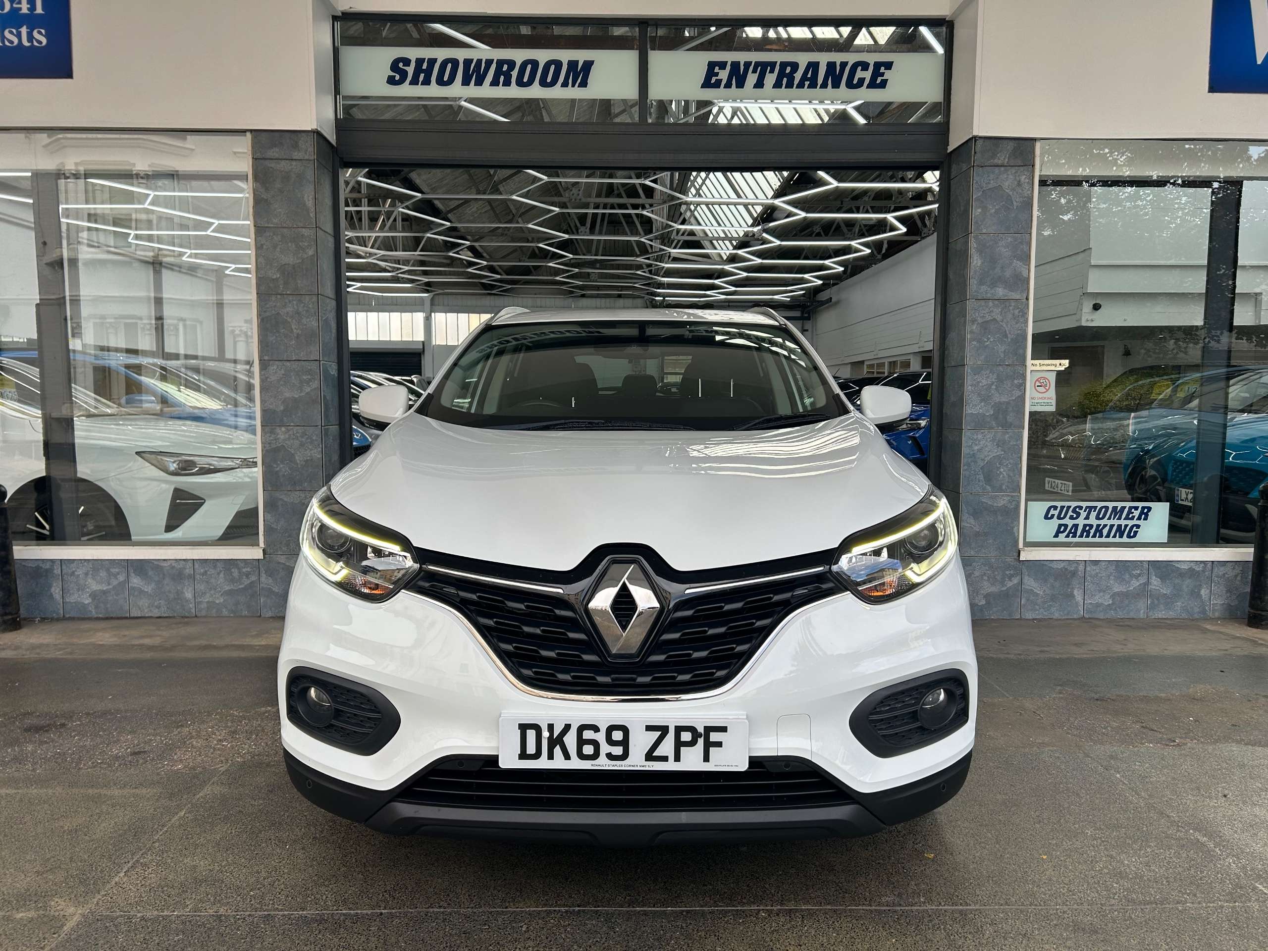 A 2019 RENAULT KADJAR 1.3 TCe Iconic SUV Petrol Manual Euro 6 (s/s) (140 ps) 5dr A 2019 RENAULT KADJAR 1.3 TCe Iconic SUV Petrol Manual Euro 6 (s/s) (140 ps) 5dr