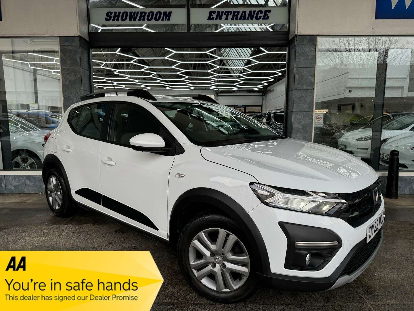 A 2022 DACIA SANDERO STEPWAY 1.0 TCe Comfort Hatchback Petrol CVT Euro 6 (s/s) (90 ps) 5dr A 2022 DACIA SANDERO STEPWAY 1.0 TCe Comfort Hatchback Petrol CVT Euro 6 (s/s) (90 ps) 5dr