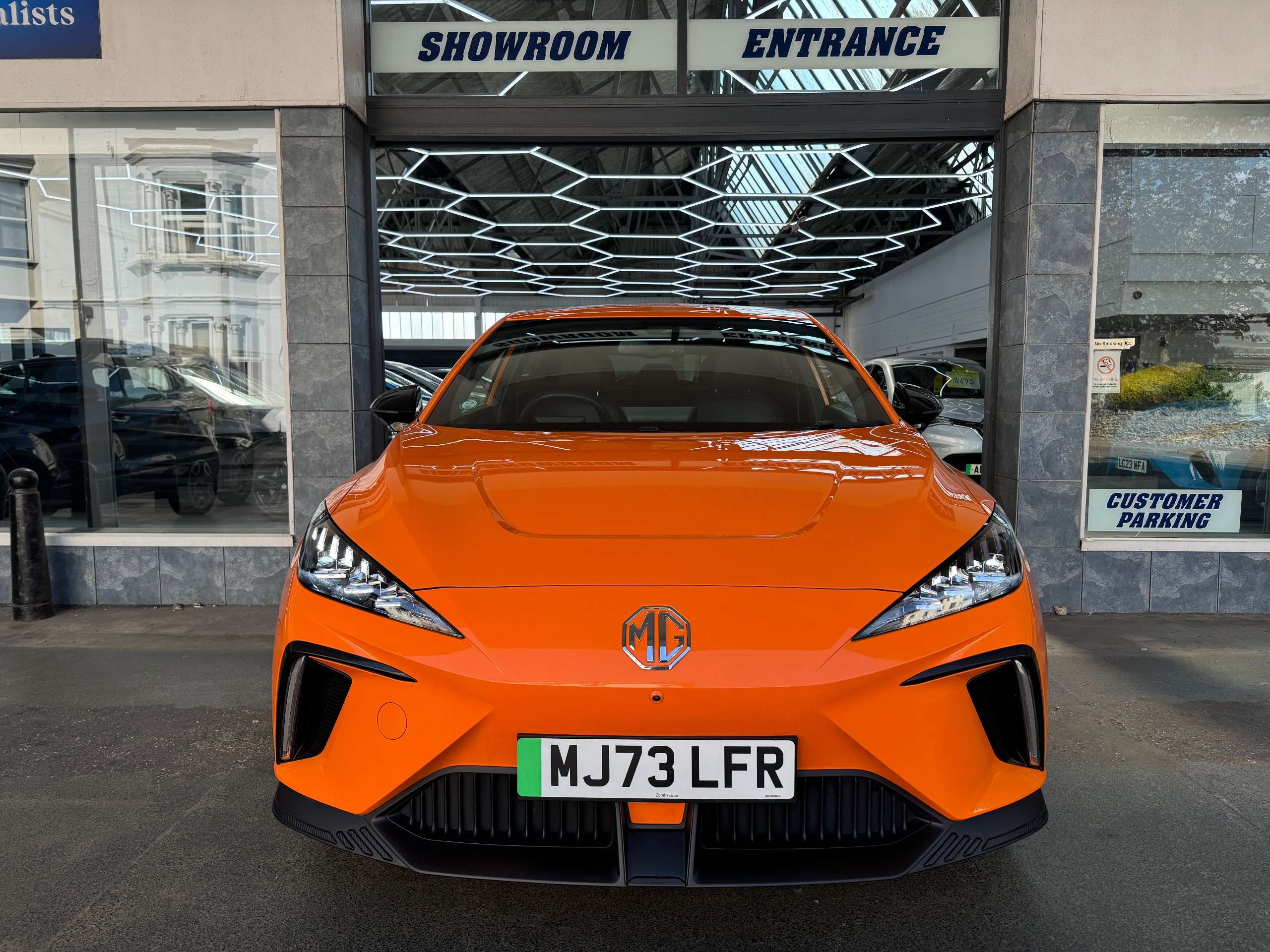 A 2023 MG MG4 64kWh Trophy Long Range Hatchback Electric Auto (203 ps) 5dr A 2023 MG MG4 64kWh Trophy Long Range Hatchback Electric Auto (203 ps) 5dr