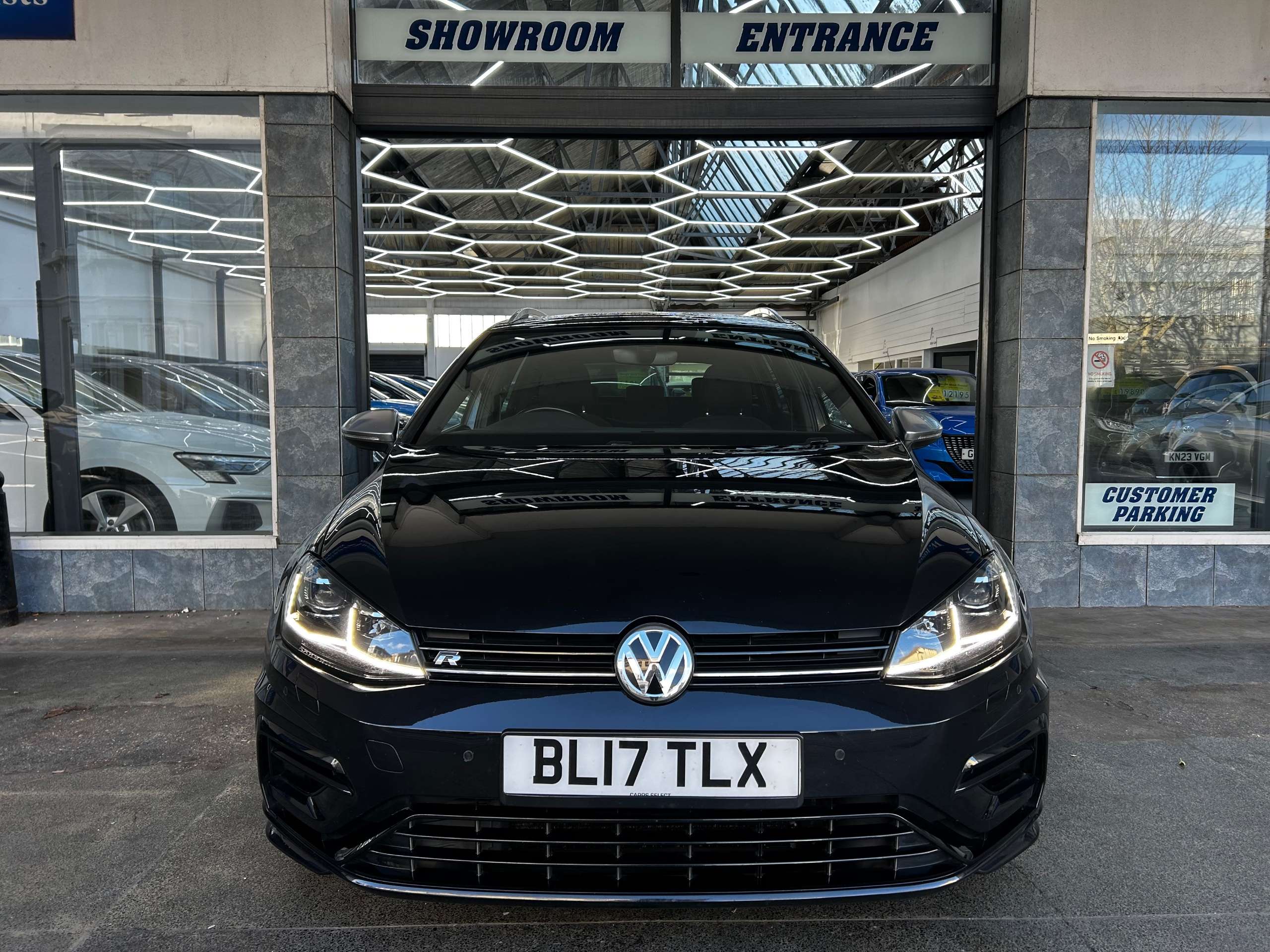 A 2017 VOLKSWAGEN GOLF 2.0 TSI BlueMotion Tech R Estate Petrol DSG 4Motion Euro 6 (s/s) (310 ps) 5dr A 2017 VOLKSWAGEN GOLF 2.0 TSI BlueMotion Tech R Estate Petrol DSG 4Motion Euro 6 (s/s) (310 ps) 5dr