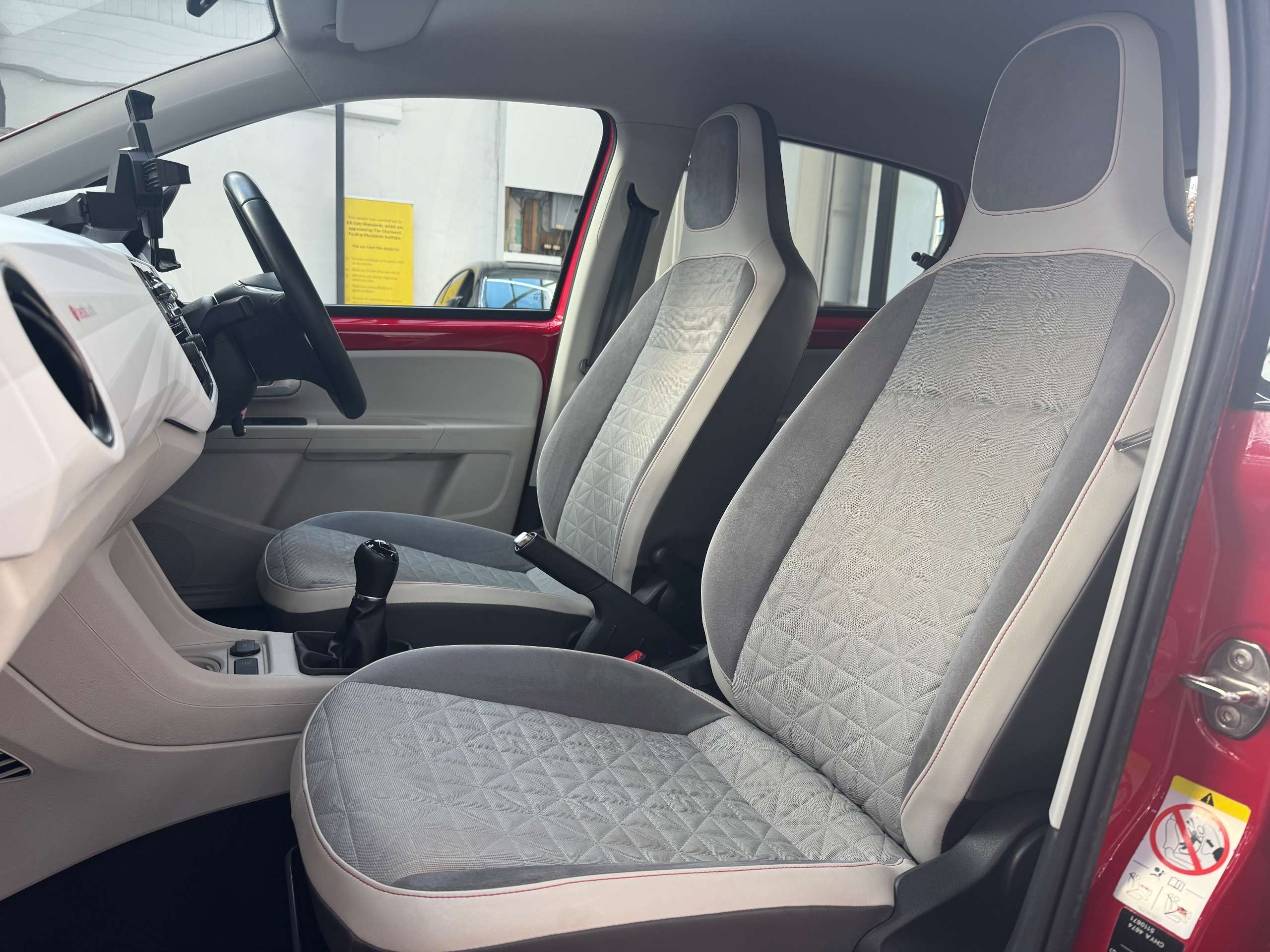 2019 VOLKSWAGEN UP! 2019 VOLKSWAGEN UP!