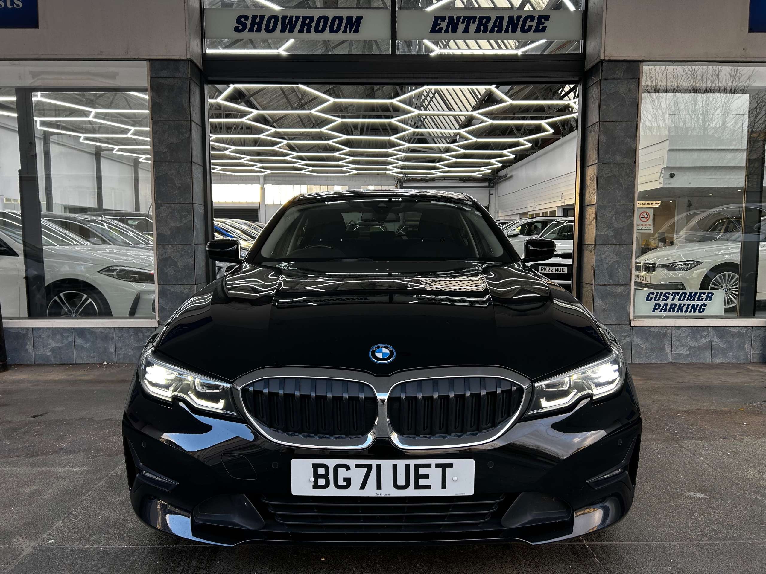 A 2021 BMW 3 SERIES 2.0 330e 12kWh SE Pro Saloon Petrol Plug-in Hybrid Auto Euro 6 (s/s) (292 ps) 4dr A 2021 BMW 3 SERIES 2.0 330e 12kWh SE Pro Saloon Petrol Plug-in Hybrid Auto Euro 6 (s/s) (292 ps) 4dr