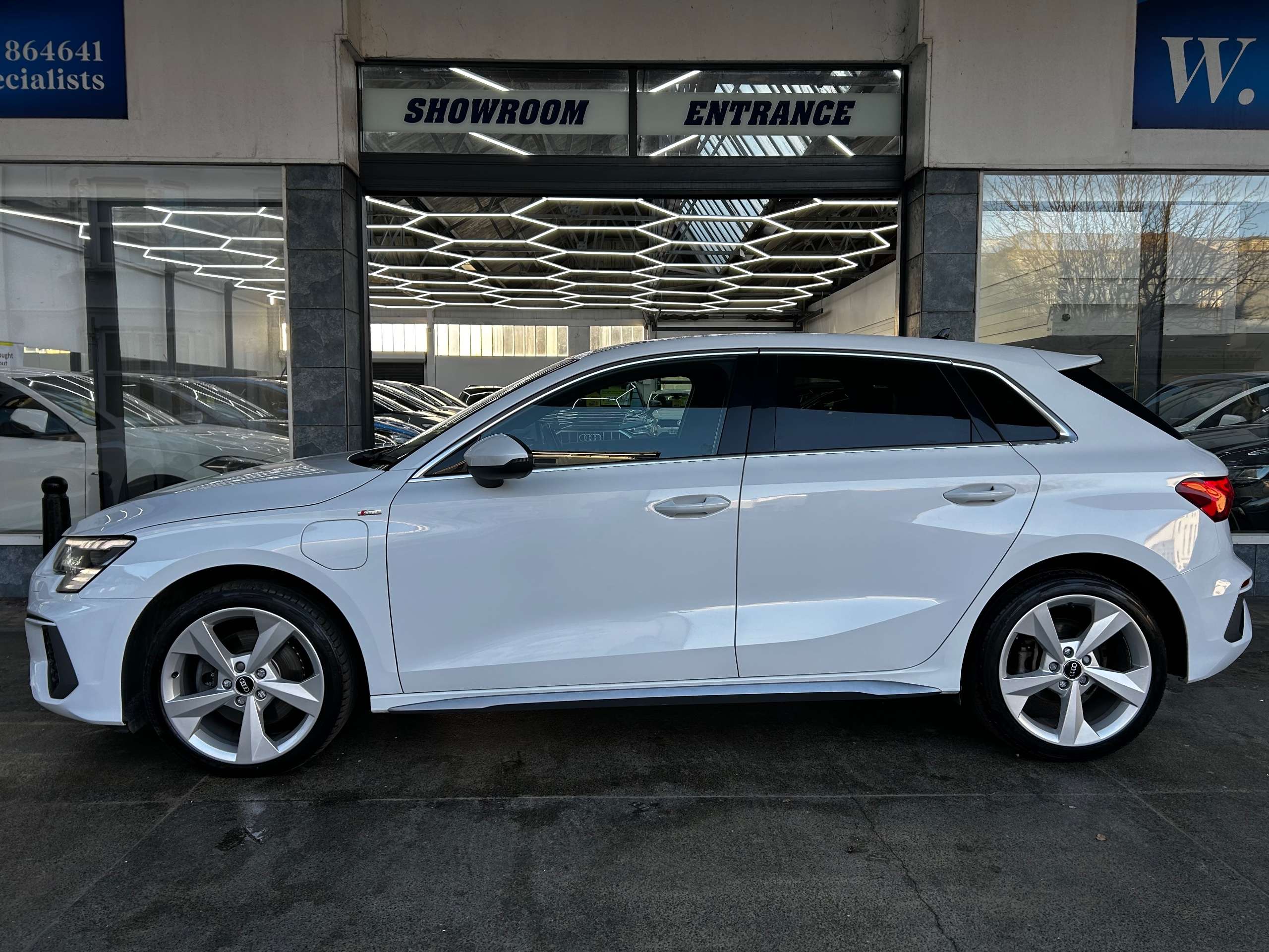 A 2020 AUDI A3 1.4 TFSIe 40 S line Sportback Petrol Plug-in Hybrid S Tronic Euro 6 (s/s) 13kWh (204 ps) 5dr A 2020 AUDI A3 1.4 TFSIe 40 S line Sportback Petrol Plug-in Hybrid S Tronic Euro 6 (s/s) 13kWh (204 ps) 5dr